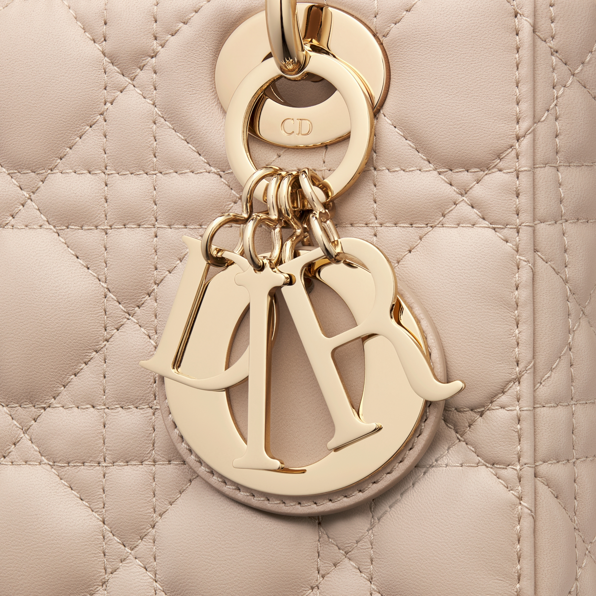 小号 Lady Dior My ABCDior 手袋 胭脂米色羊皮革藤格纹 E09