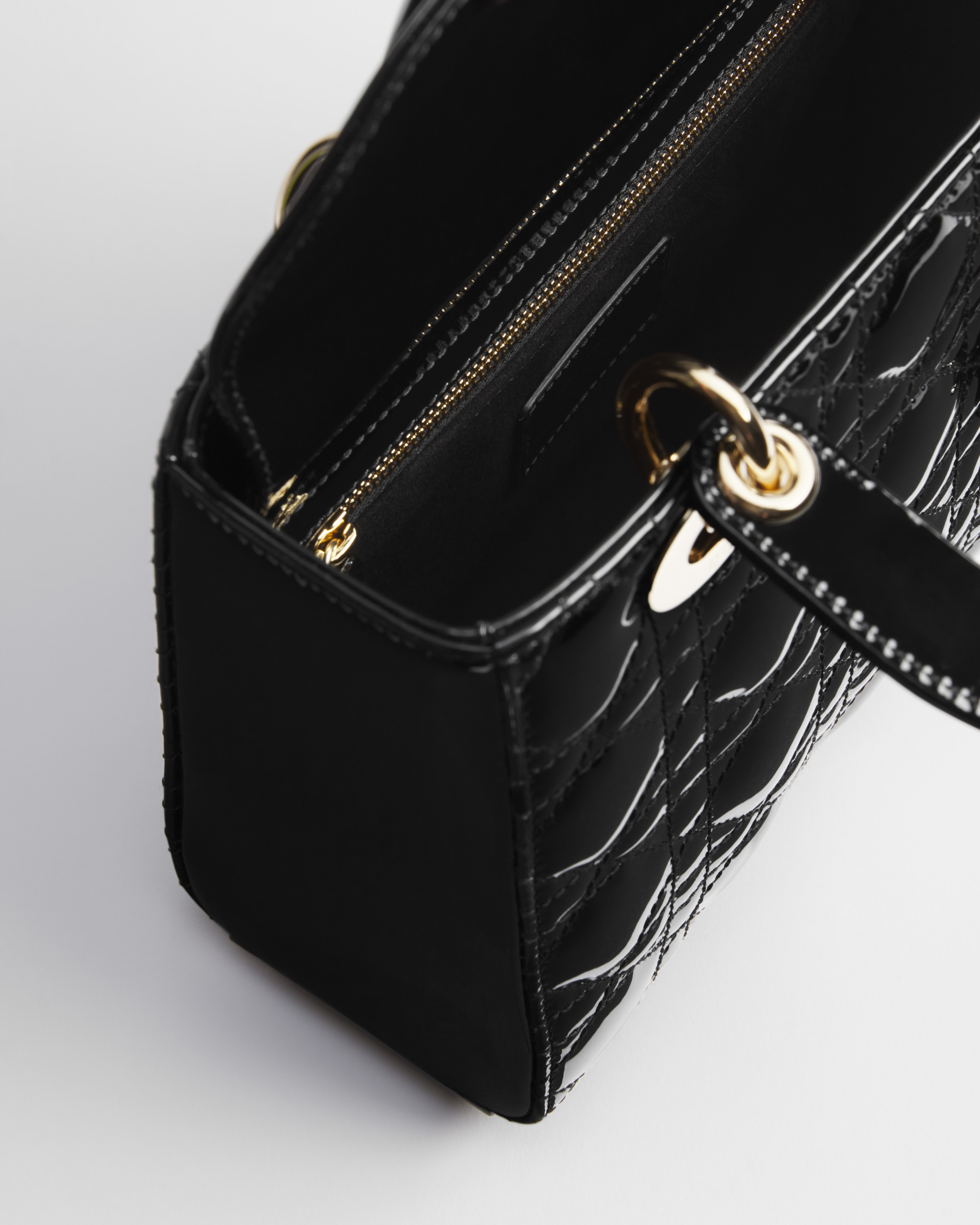 小号 Lady Dior My ABCDior 手袋 黑色漆皮牛皮革藤格纹 E10