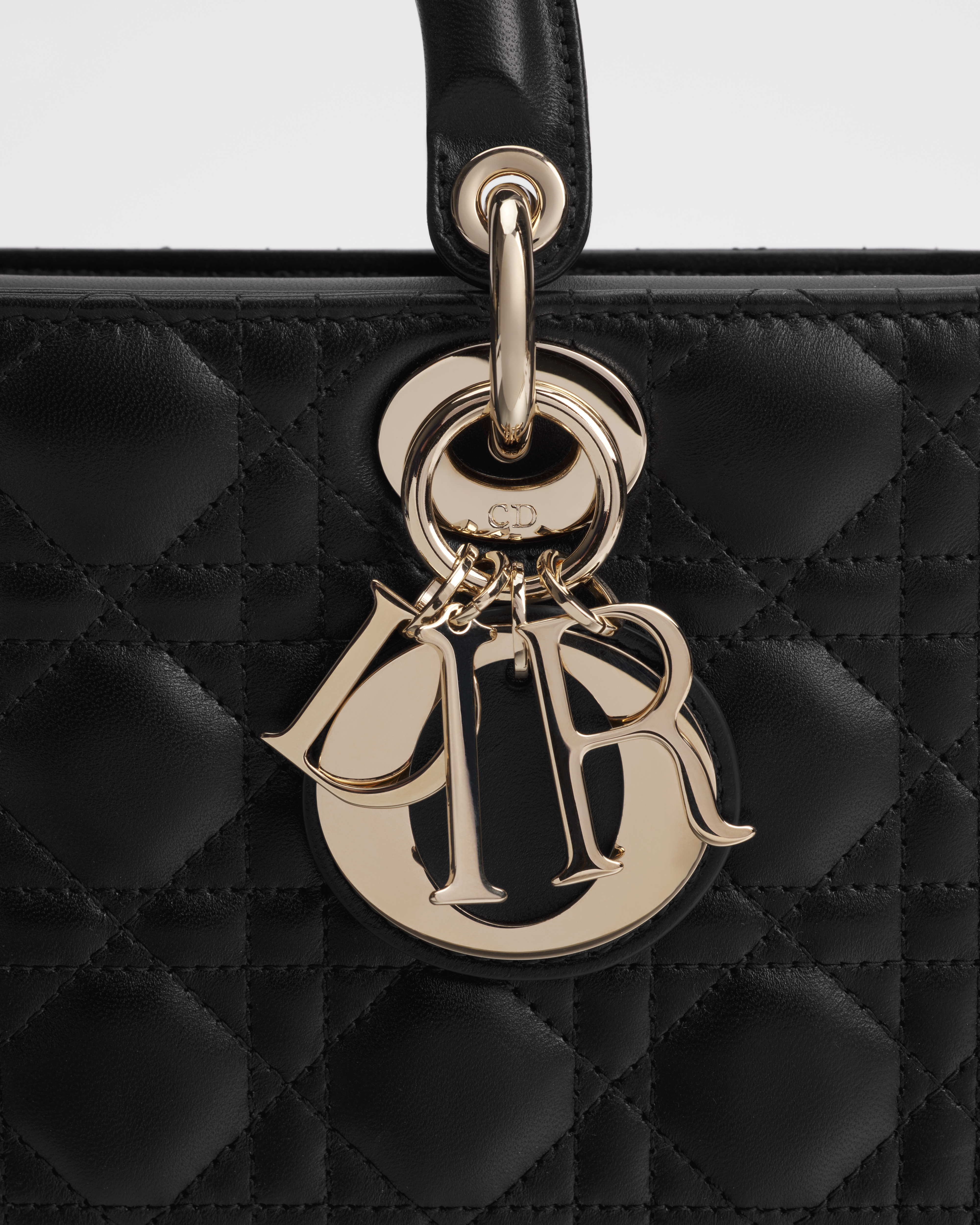 中号 Lady D-Joy 手袋 黑色羊皮革藤格纹 E09