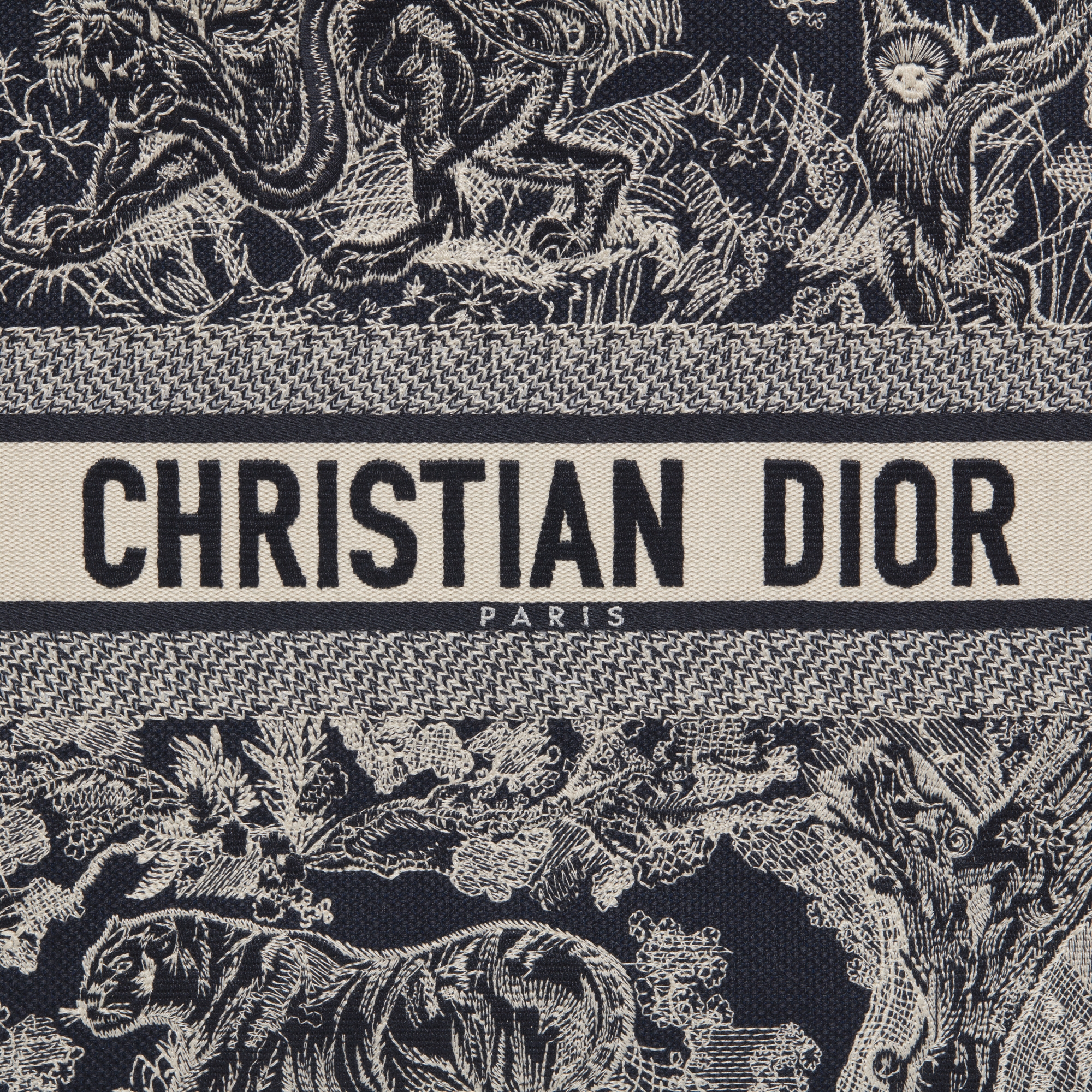 大号 Book Tote 手袋 蓝色和米白色 Reverse 茹伊印花刺绣面料（42 x 35 x 18.5 厘米） E09