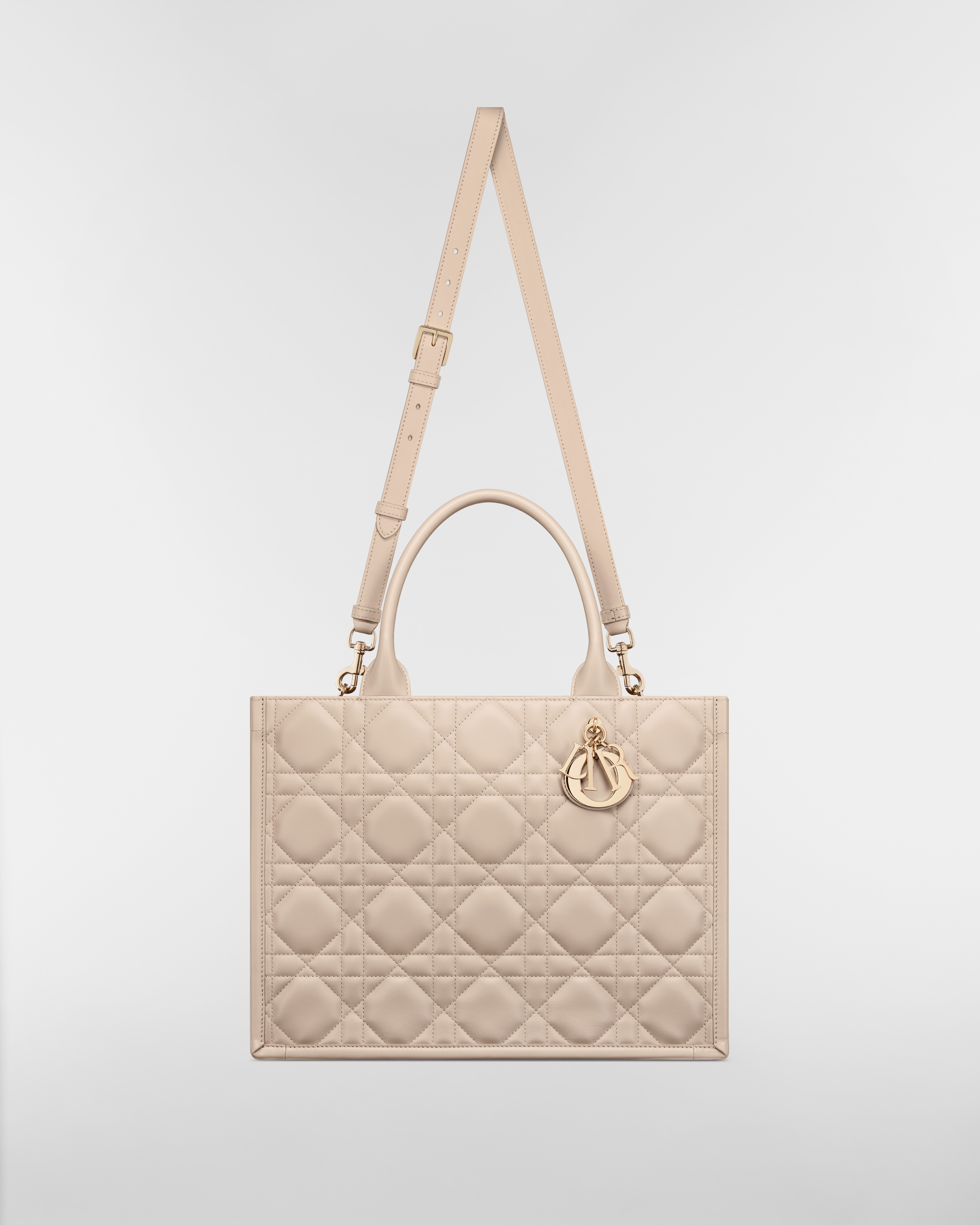 中号 Book Tote 手袋 胭脂米色牛皮革超大藤格纹（36.5 x 28 x 16.5 厘米） E07