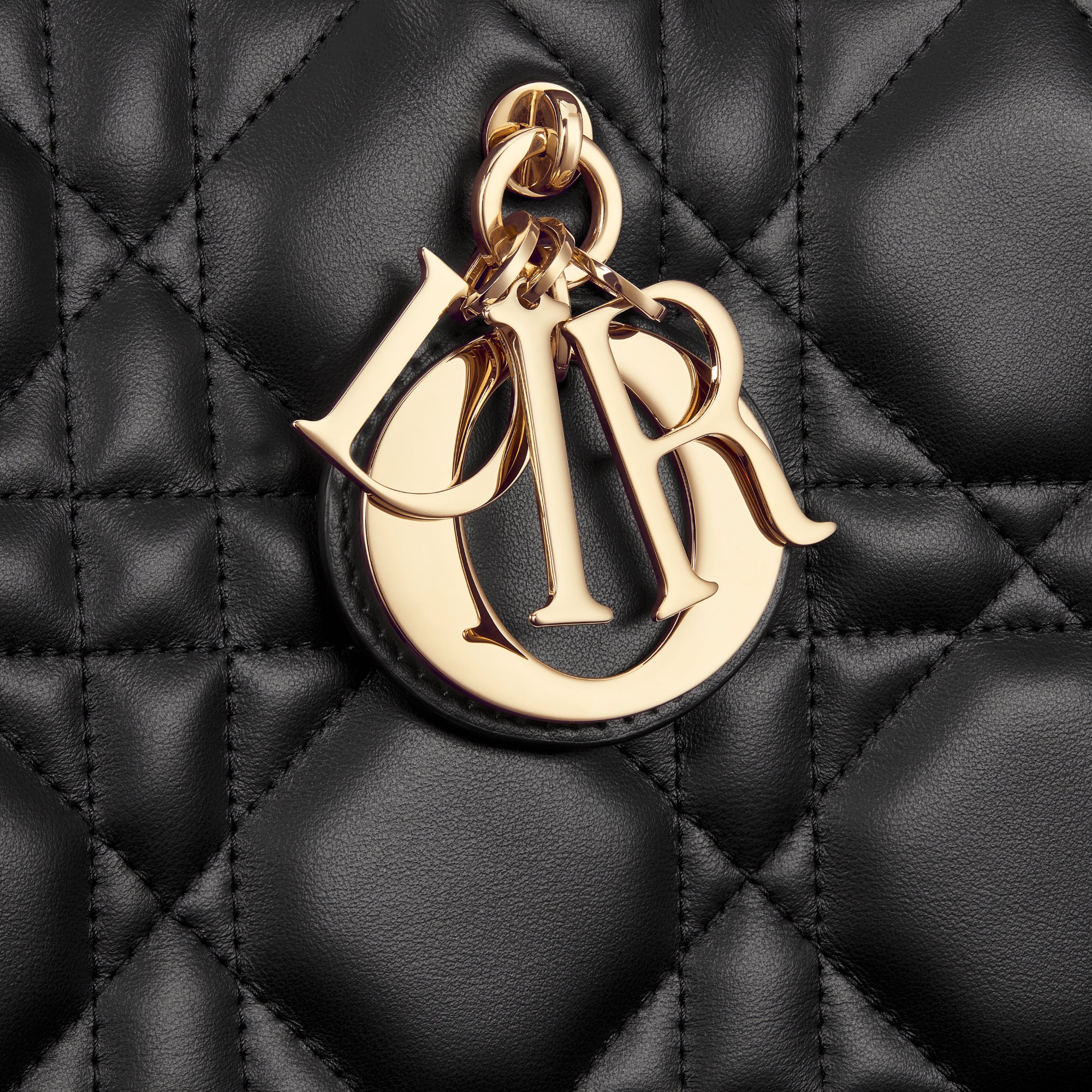 中号 Book Tote 手袋 黑色牛皮革超大藤格纹（36.5 x 28 x 16.5 厘米） E09