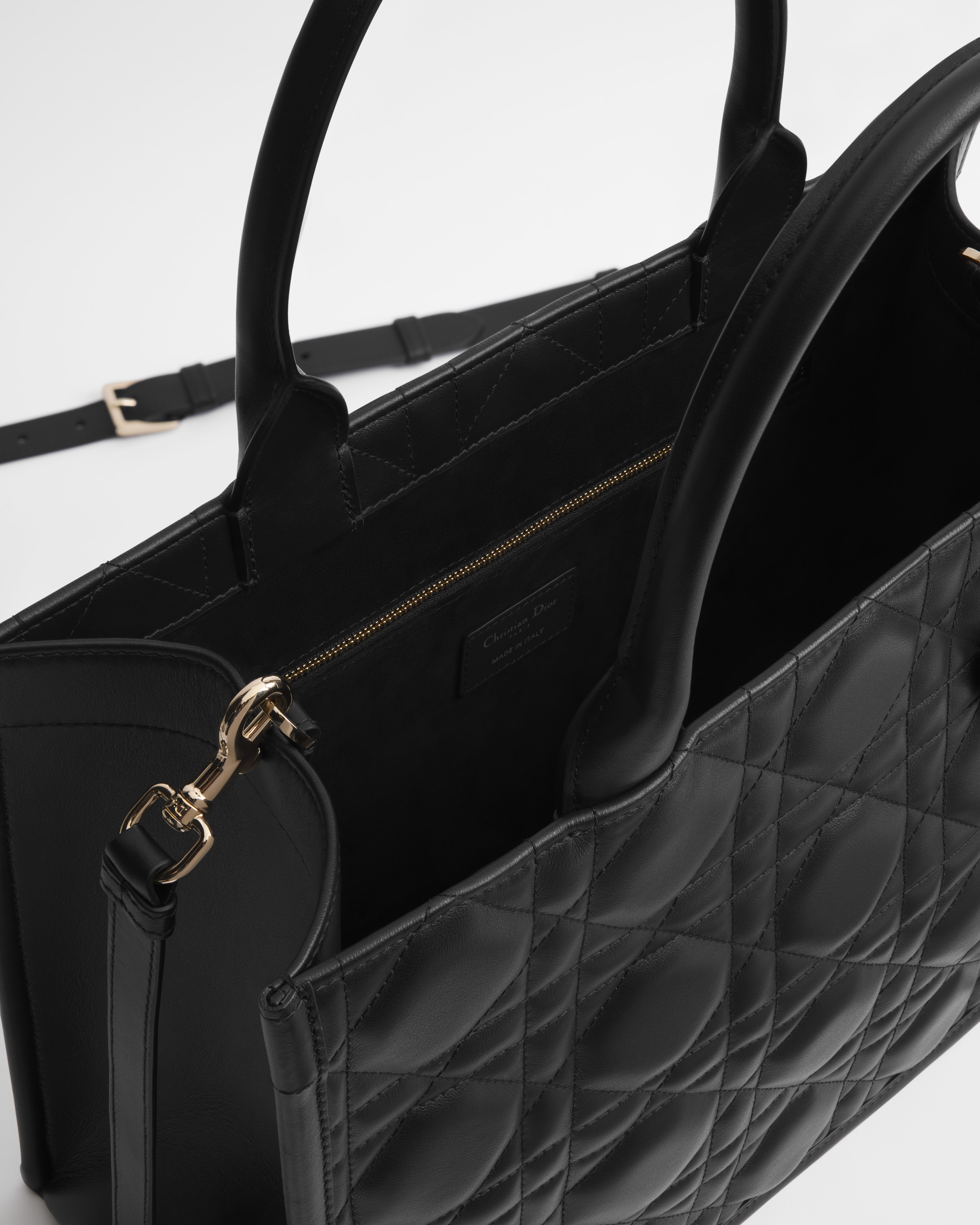 中号 Book Tote 手袋 黑色牛皮革超大藤格纹（36.5 x 28 x 16.5 厘米） E06