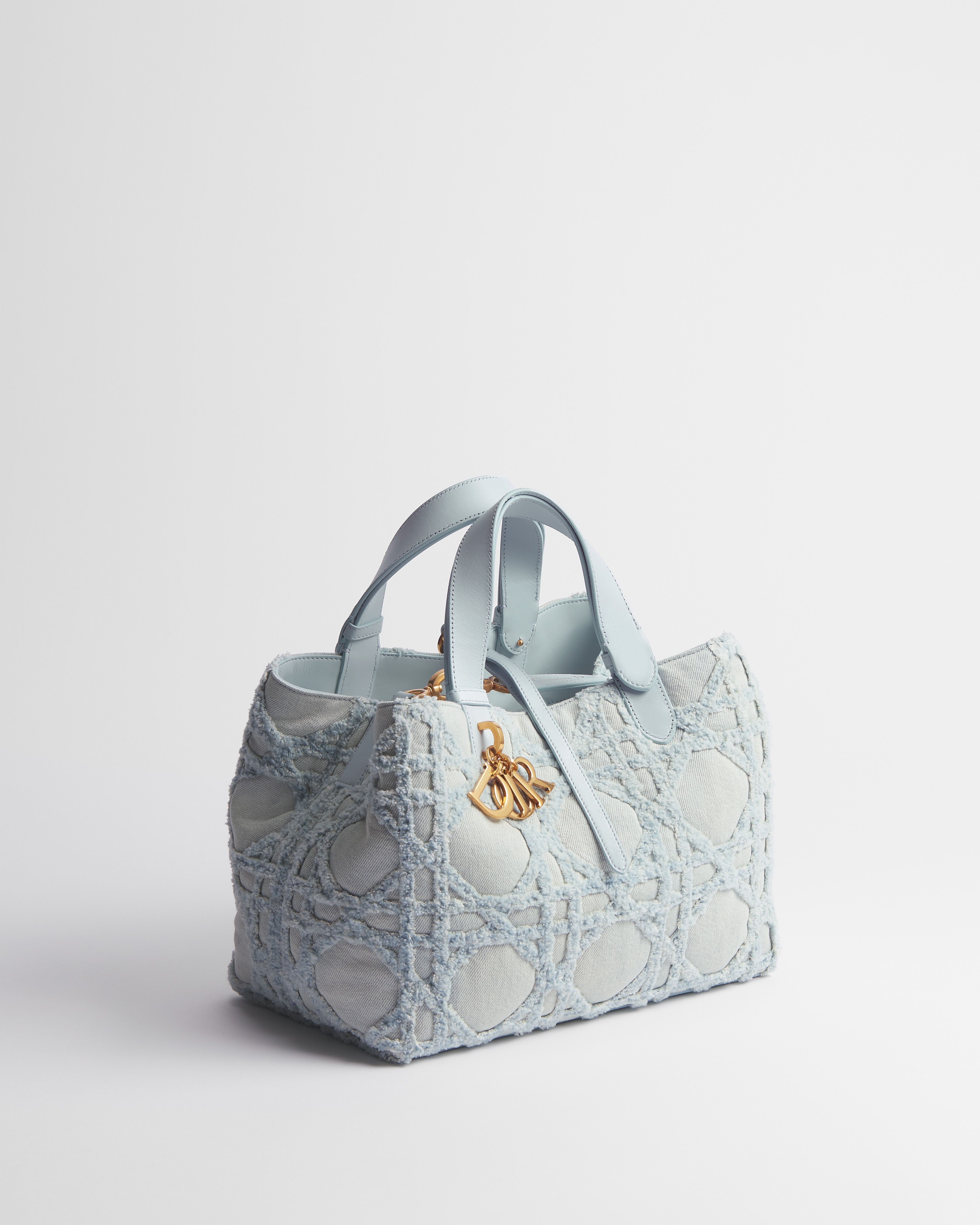 中号 Dior Toujours 手袋 蓝色牛仔面料藤格纹 E03