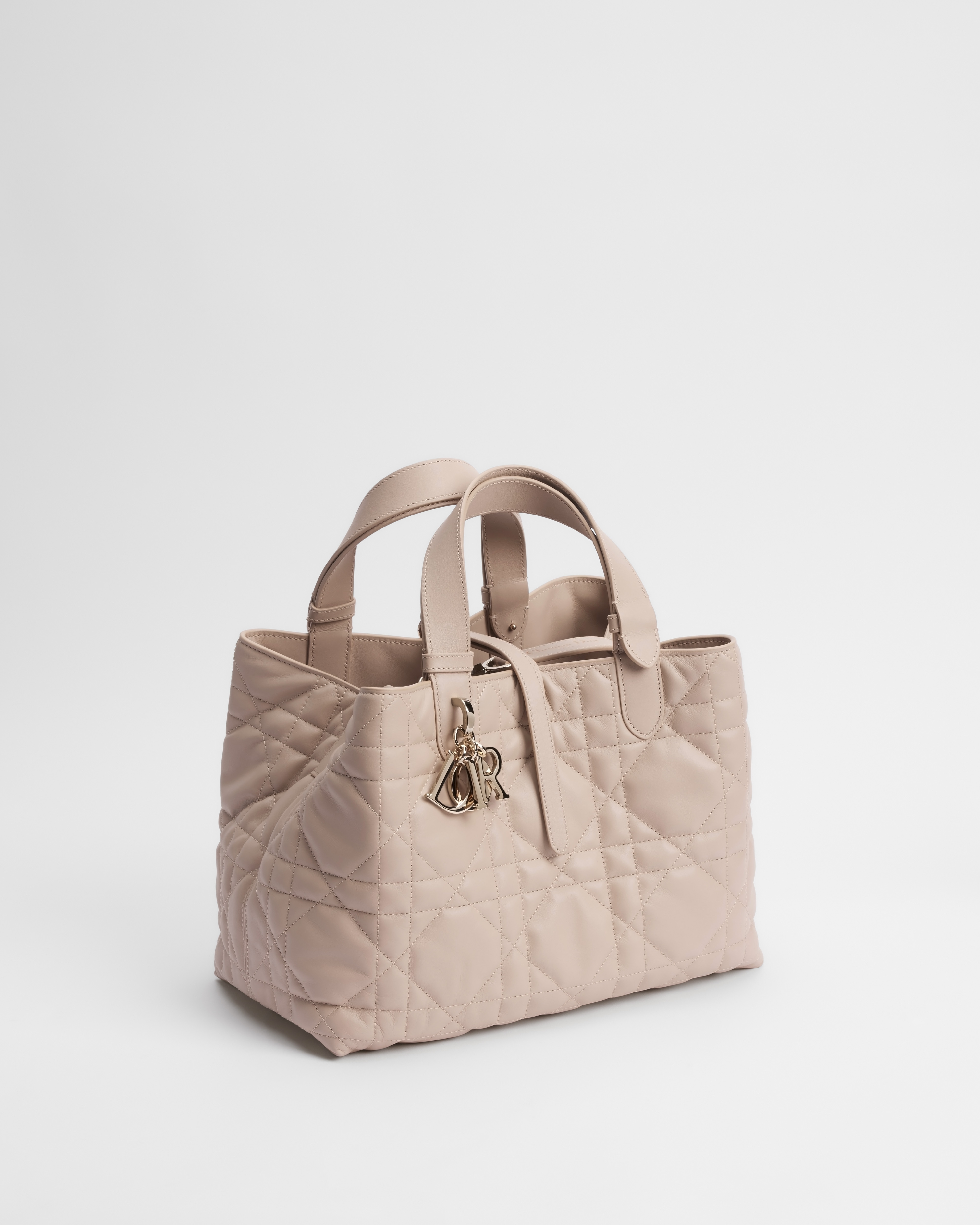 中号 Dior Toujours 手袋 胭脂米色牛皮革超大藤格纹 E03