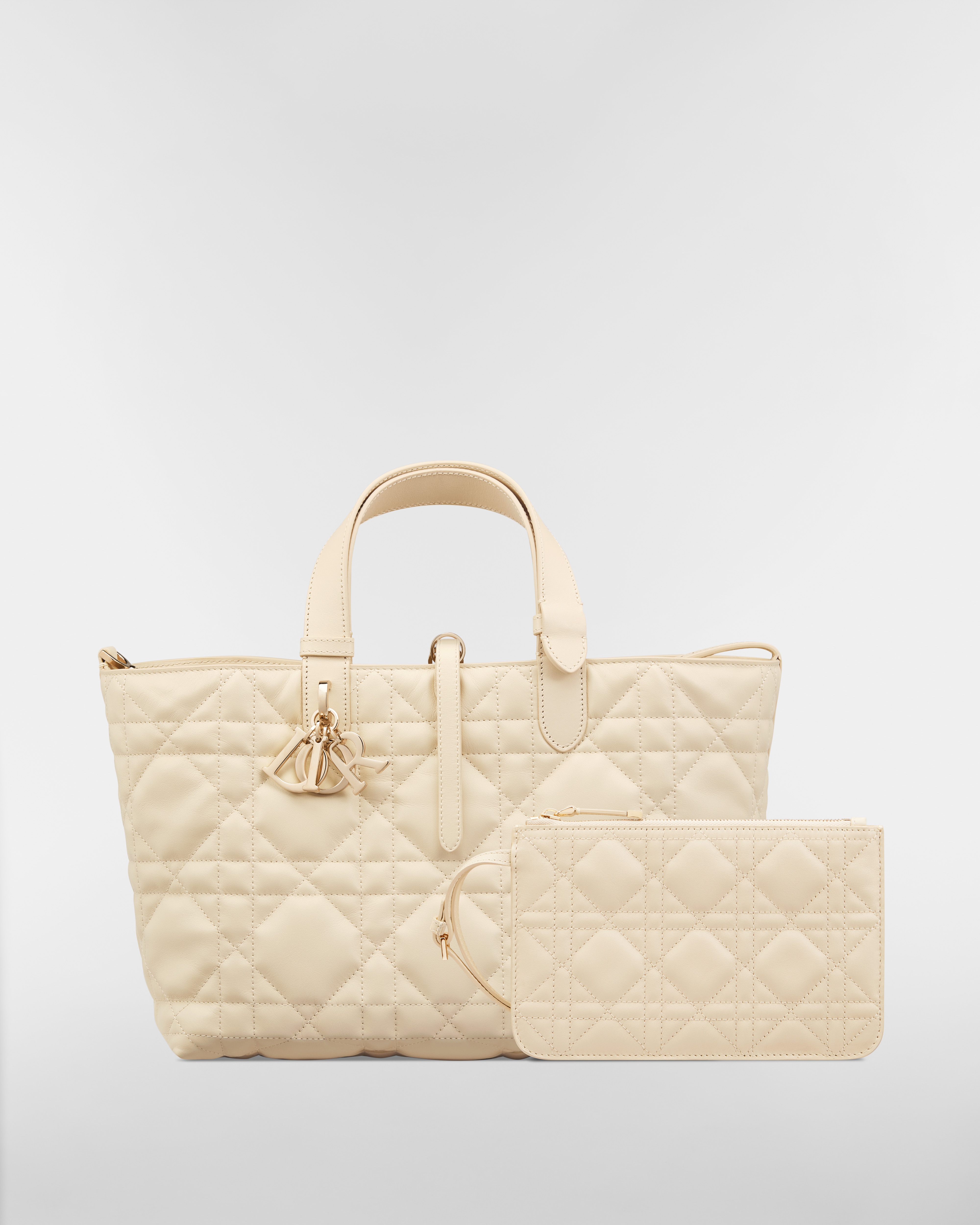 中号 Dior Toujours 手袋 浅米色牛皮革超大藤格纹 E10