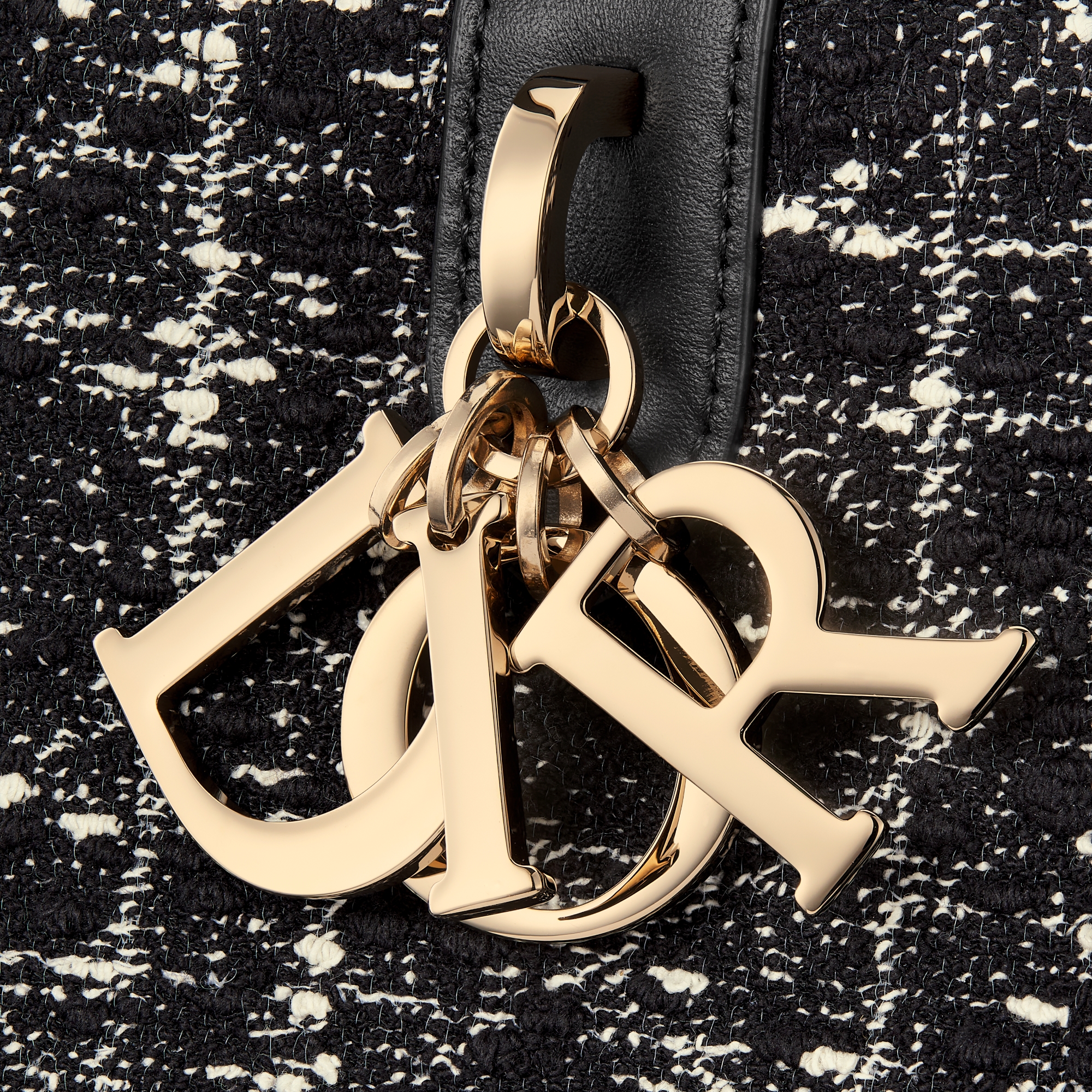 中号 Dior Toujours 手袋 黑色粗花呢白色藤格纹图案 E09