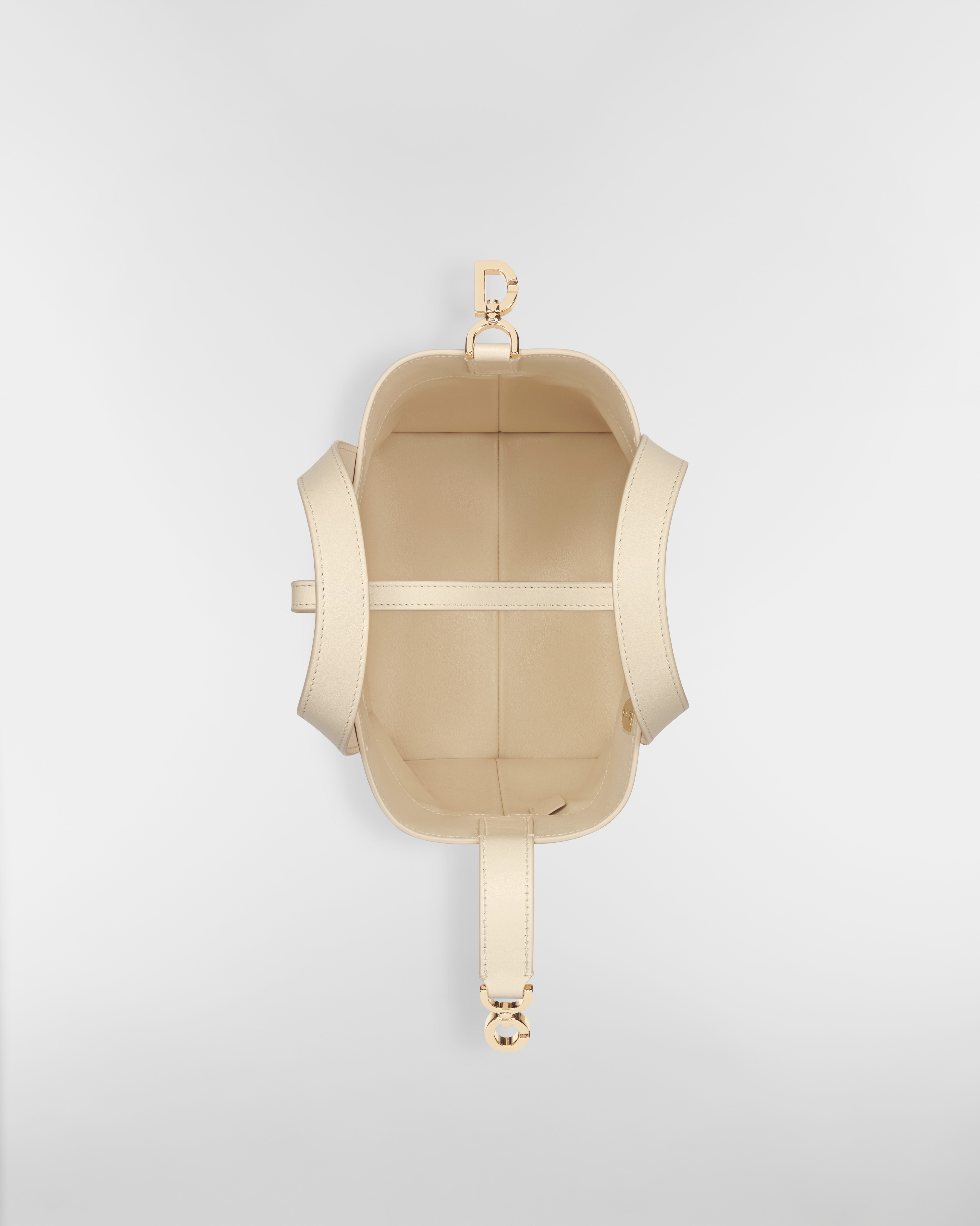 小号 Dior Toujours 竖版手袋 浅米色牛皮革超大藤格纹 E06