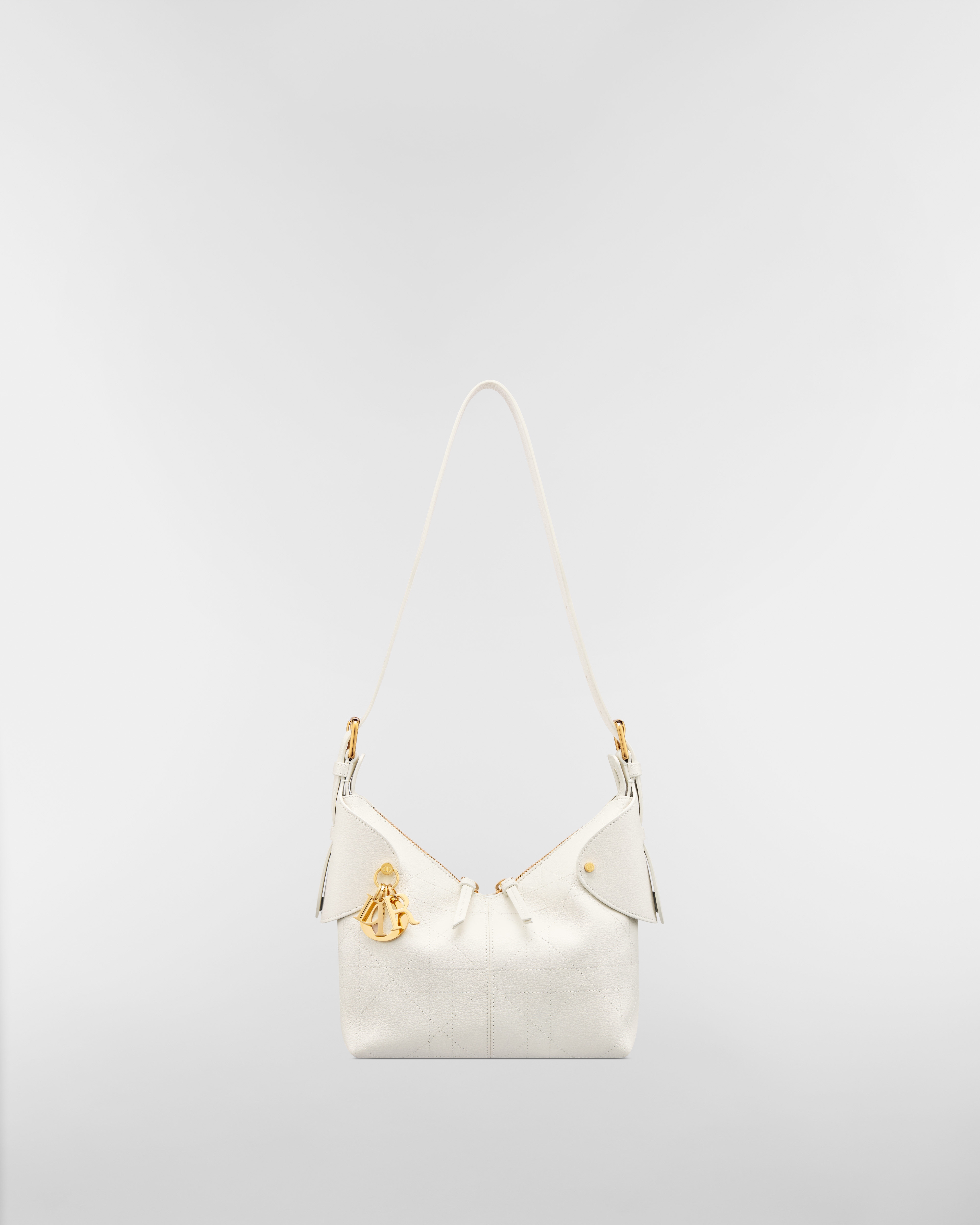 小号 Dior Voyage 手袋 奶白色粒面牛皮革扁平超大藤格纹 E07