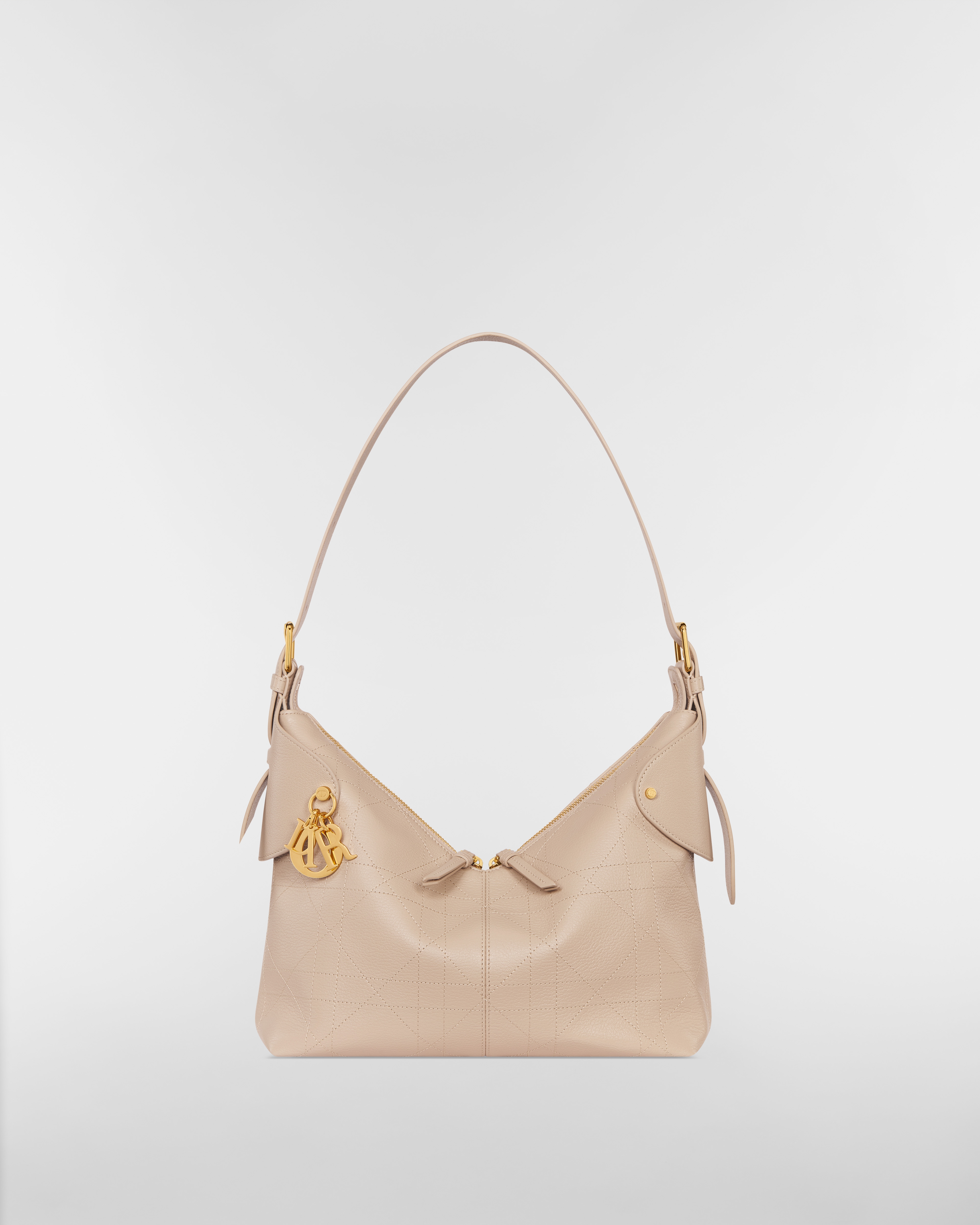 中号 Dior Voyage 手袋 胭脂米色粒面牛皮革扁平超大藤格纹 E01