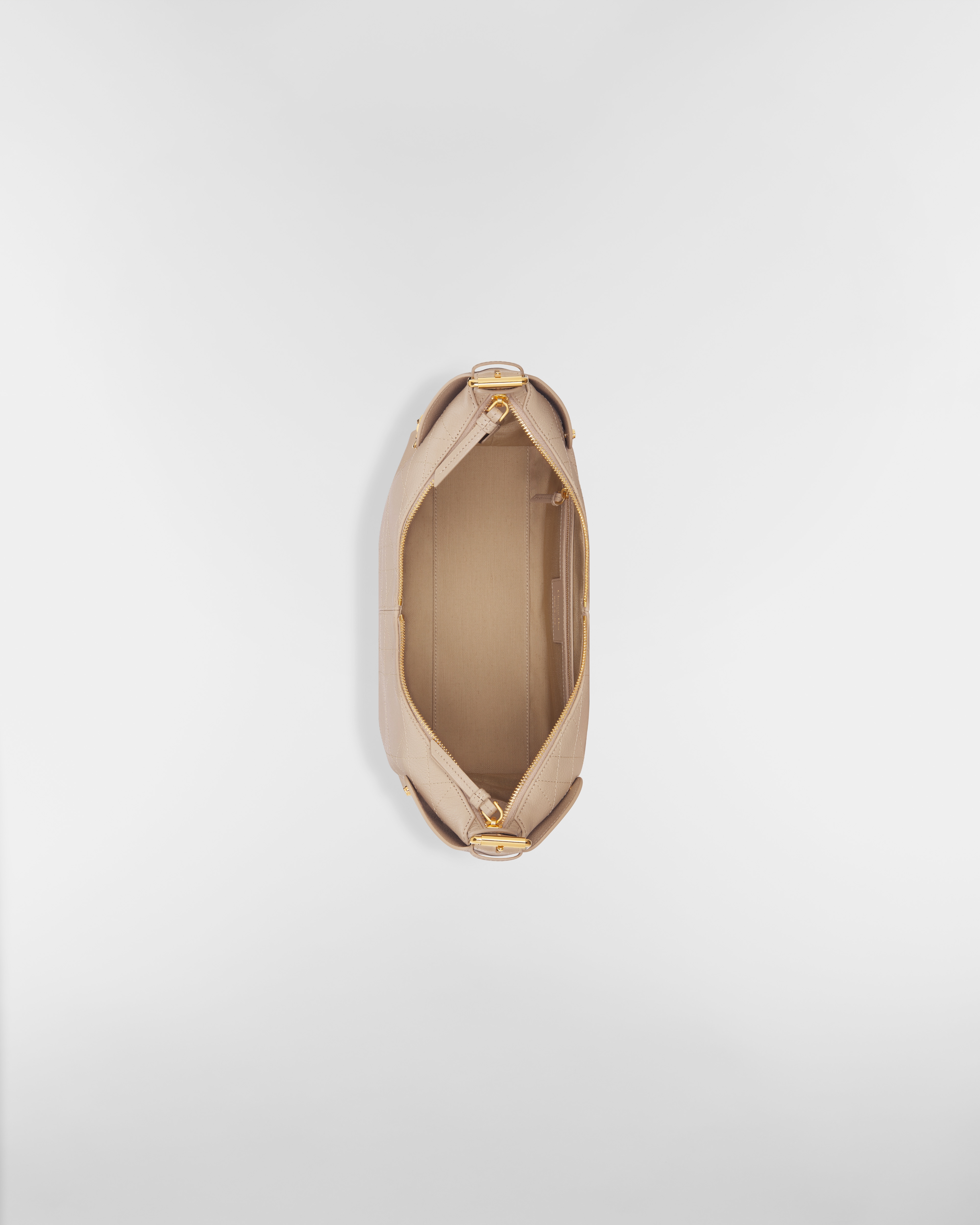 中号 Dior Voyage 手袋 胭脂米色粒面牛皮革扁平超大藤格纹 E06