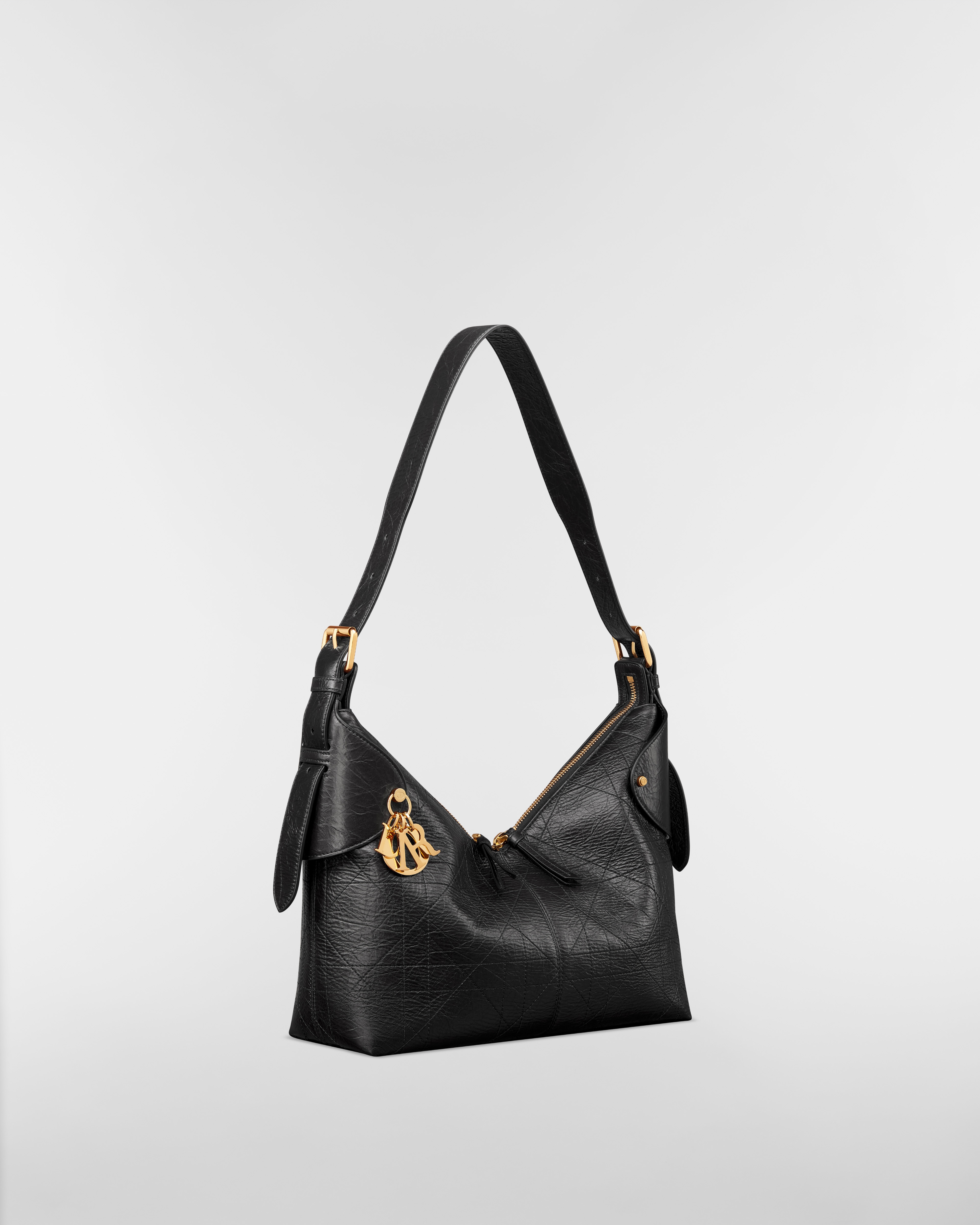 中号 Dior Voyage 手袋 黑色褶皱牛皮革扁平超大藤格纹 E03