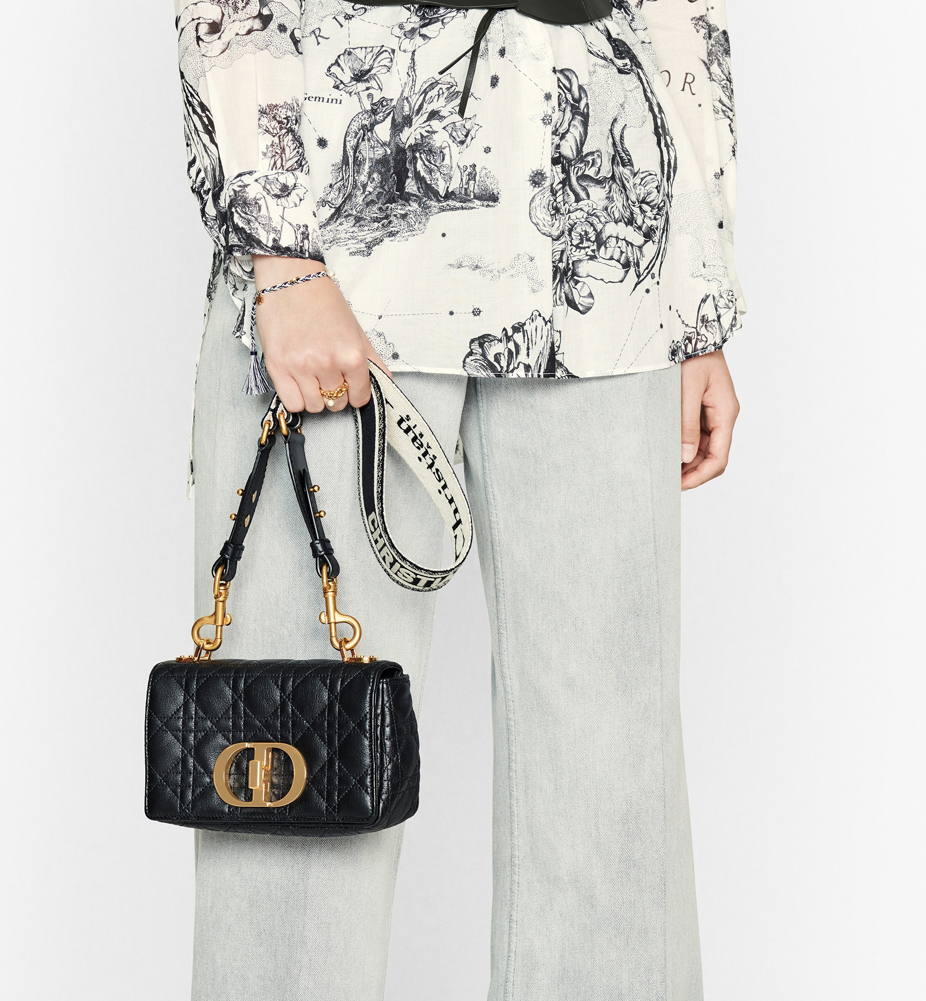 小号 Dior Caro 手袋 黑色柔软牛皮革藤格纹 E13