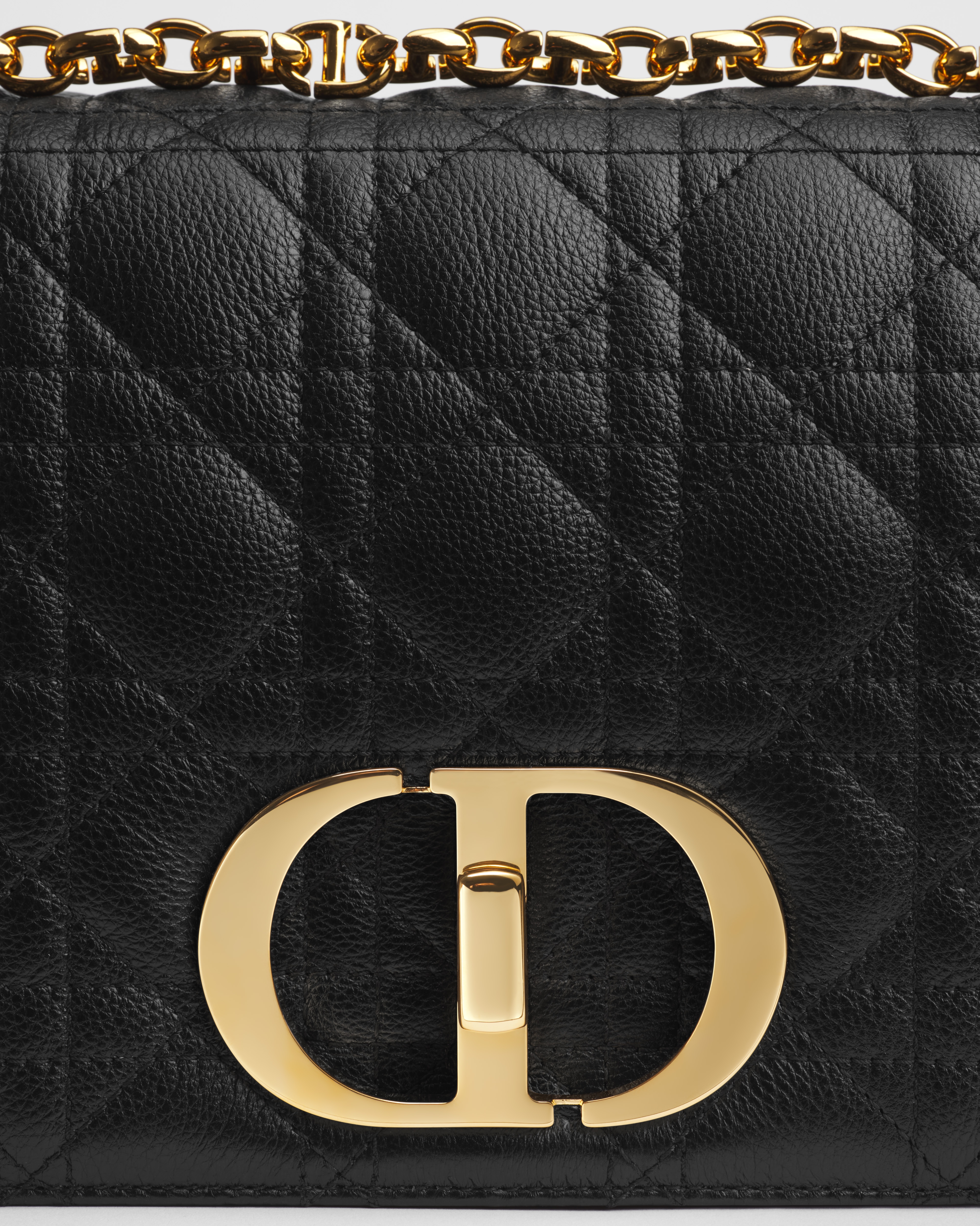 中号 Dior Caro 手袋 黑色柔软牛皮革藤格纹 E09