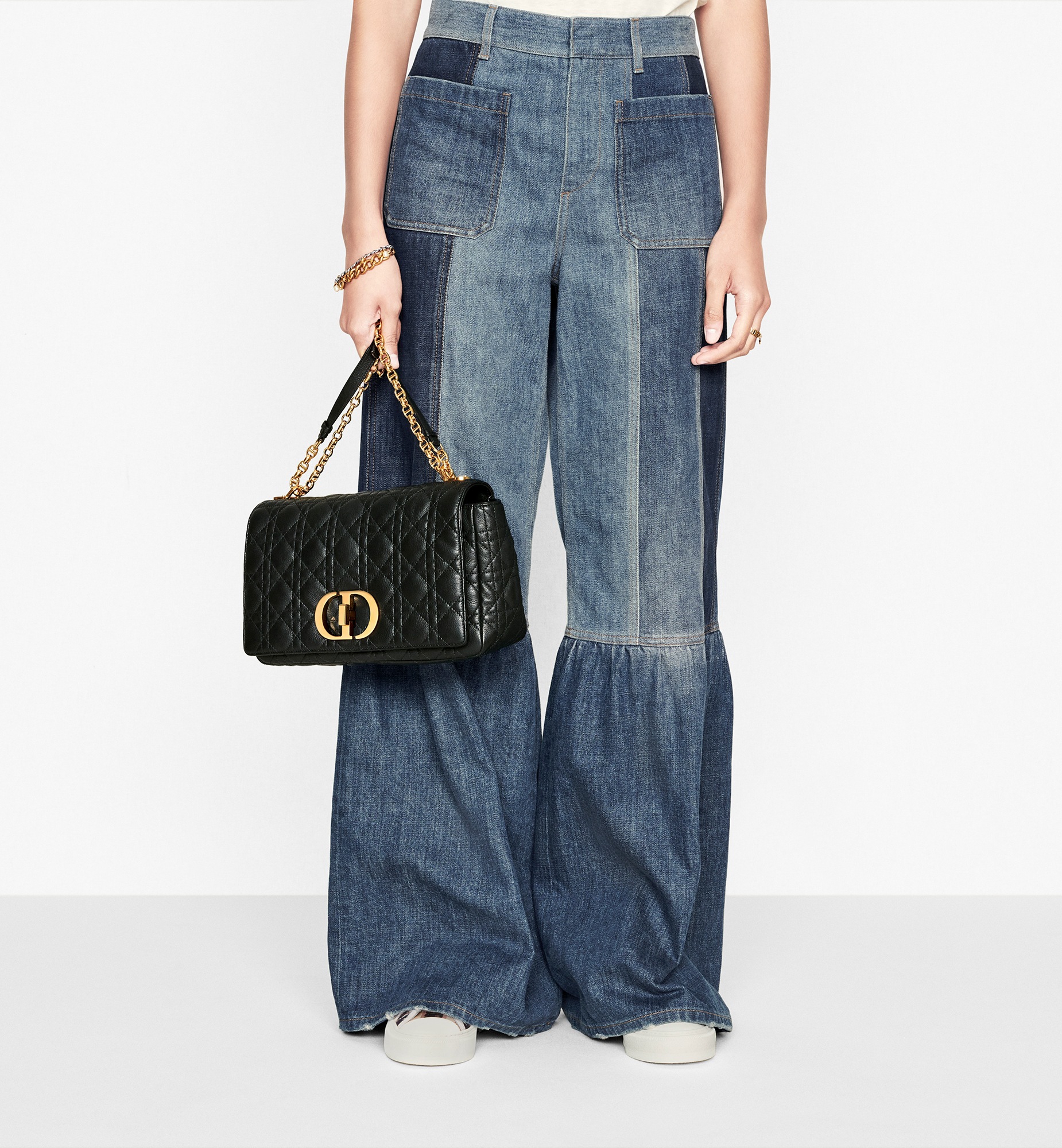 大号 Dior Caro 手袋 黑色柔软牛皮革藤格纹 E14