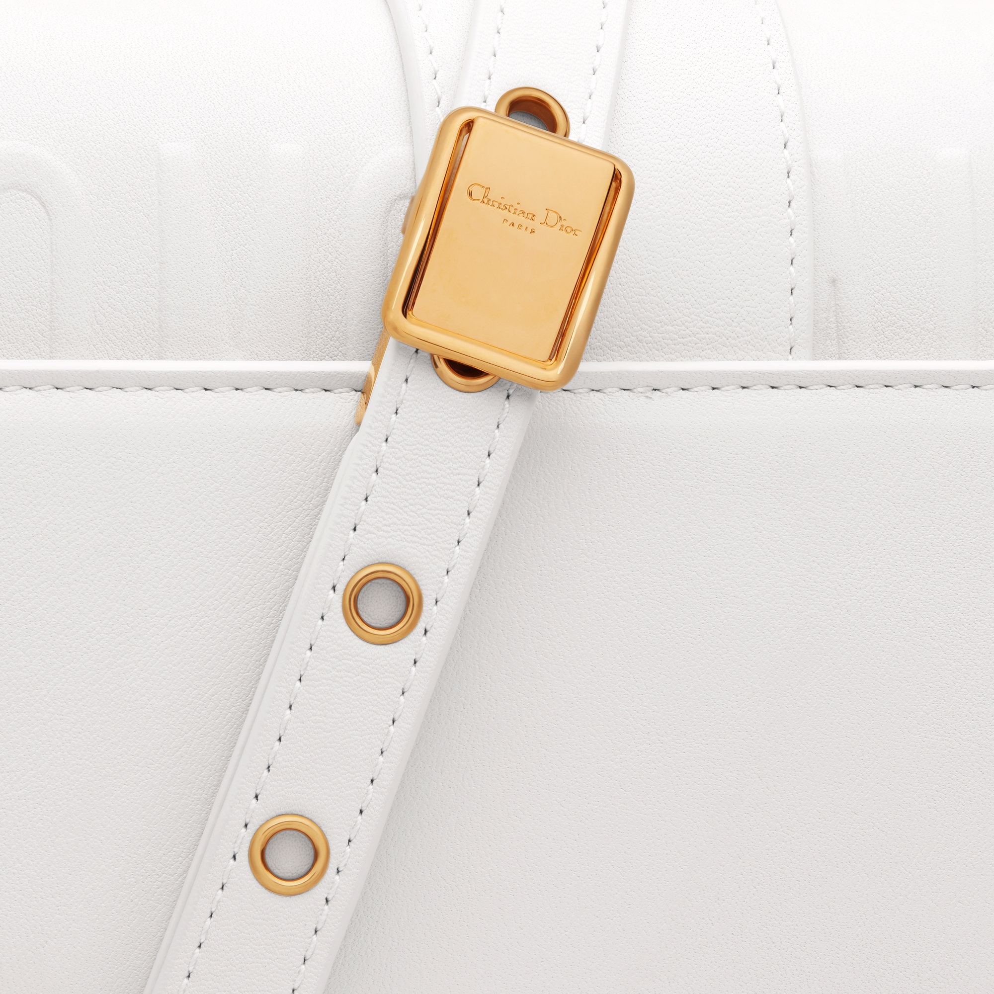 30 Montaigne East-West 链条手袋 奶白色牛皮革 E09