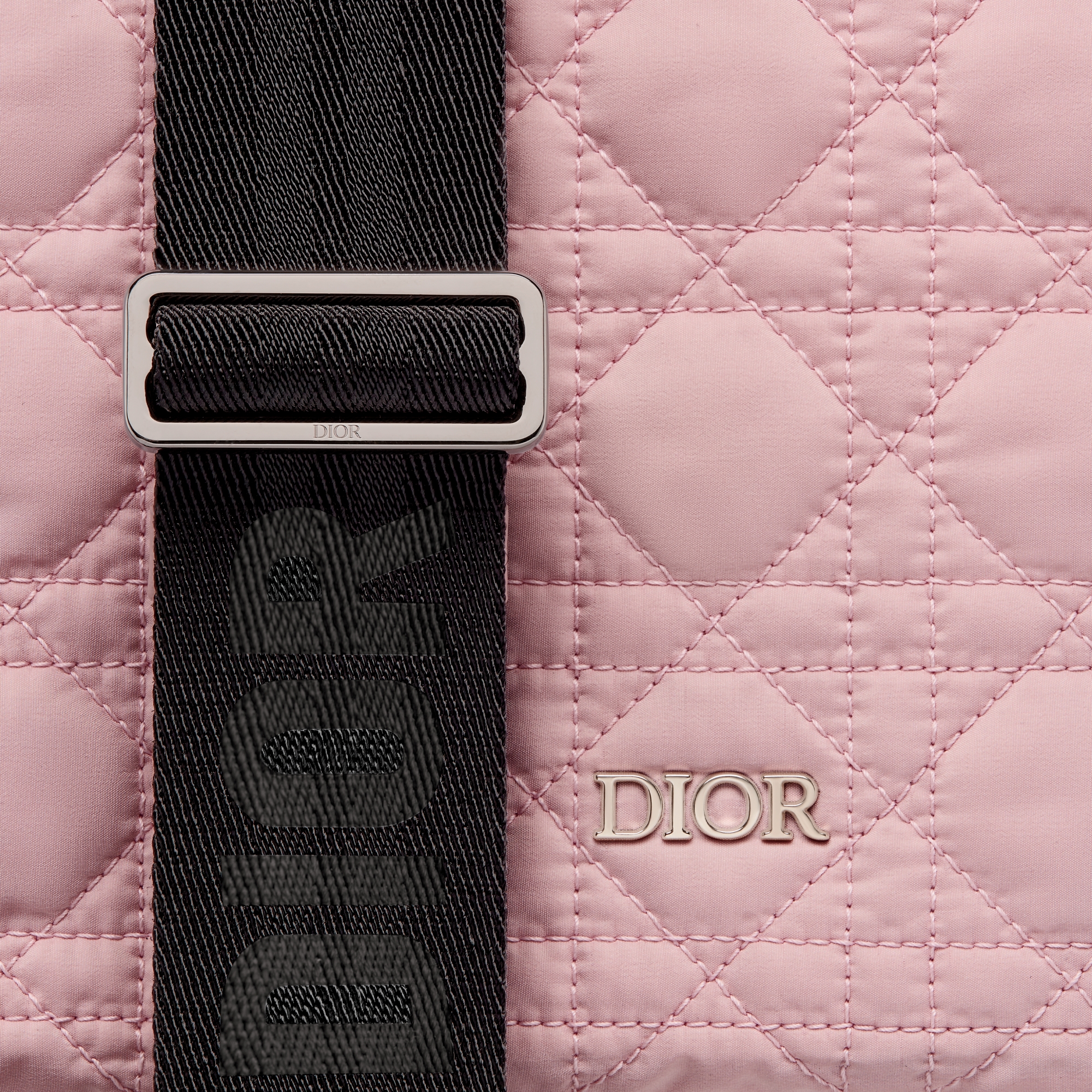 母婴换洗包 淡粉色科技帆布超大藤格纹 E09