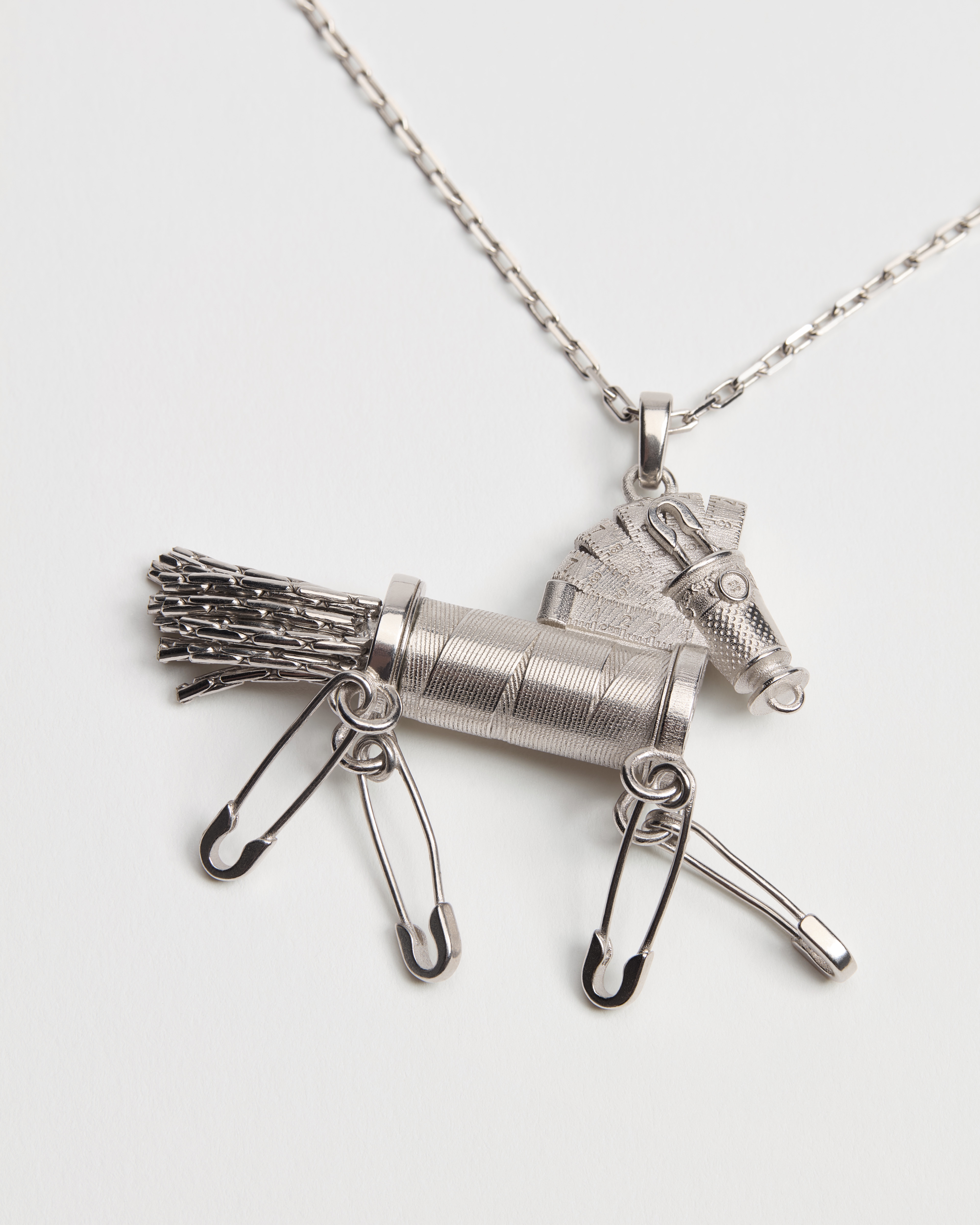 Dior Couture Charms 小马吊坠项链 银质 E09