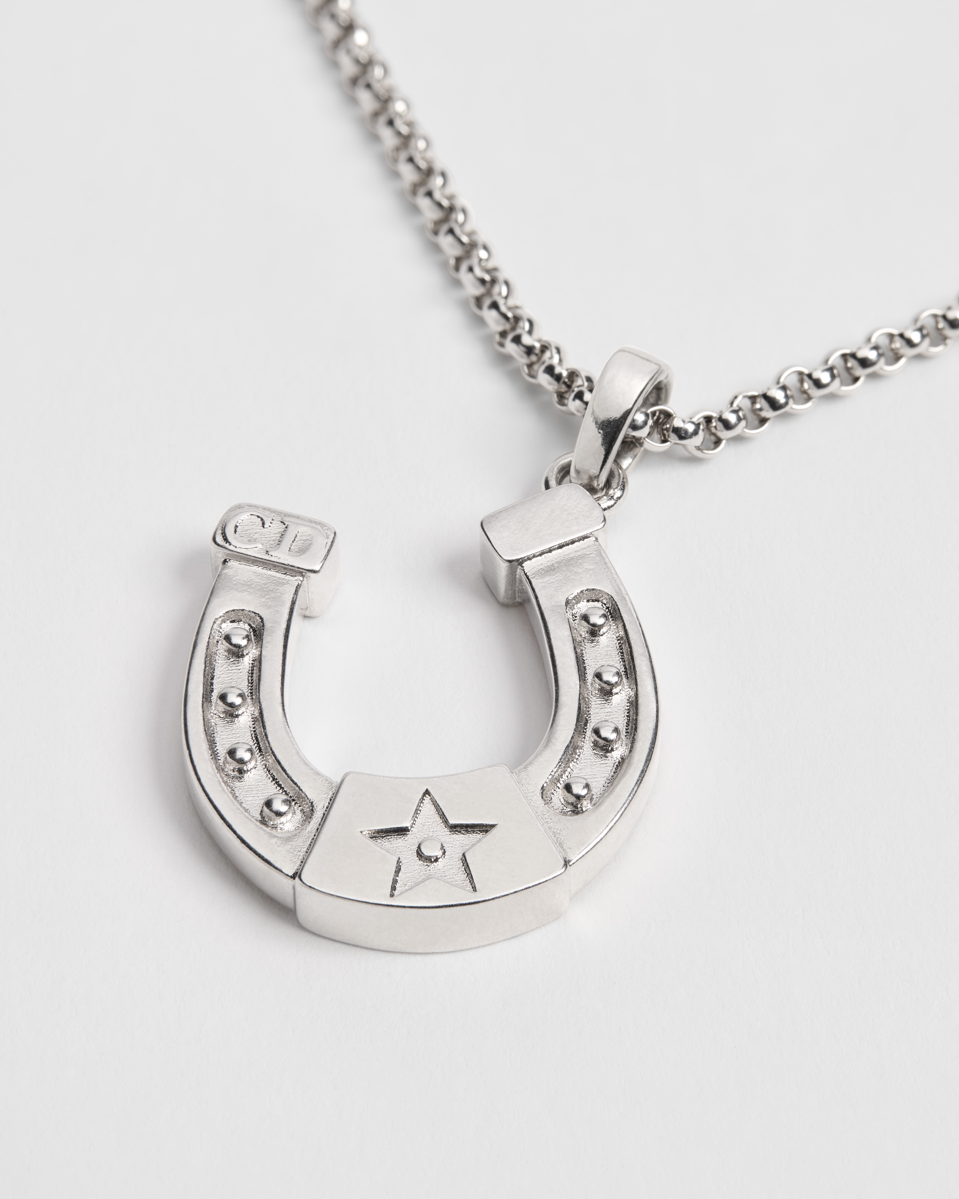 Dior Horseshoe 吊坠项链 银色饰面铜合金 E09