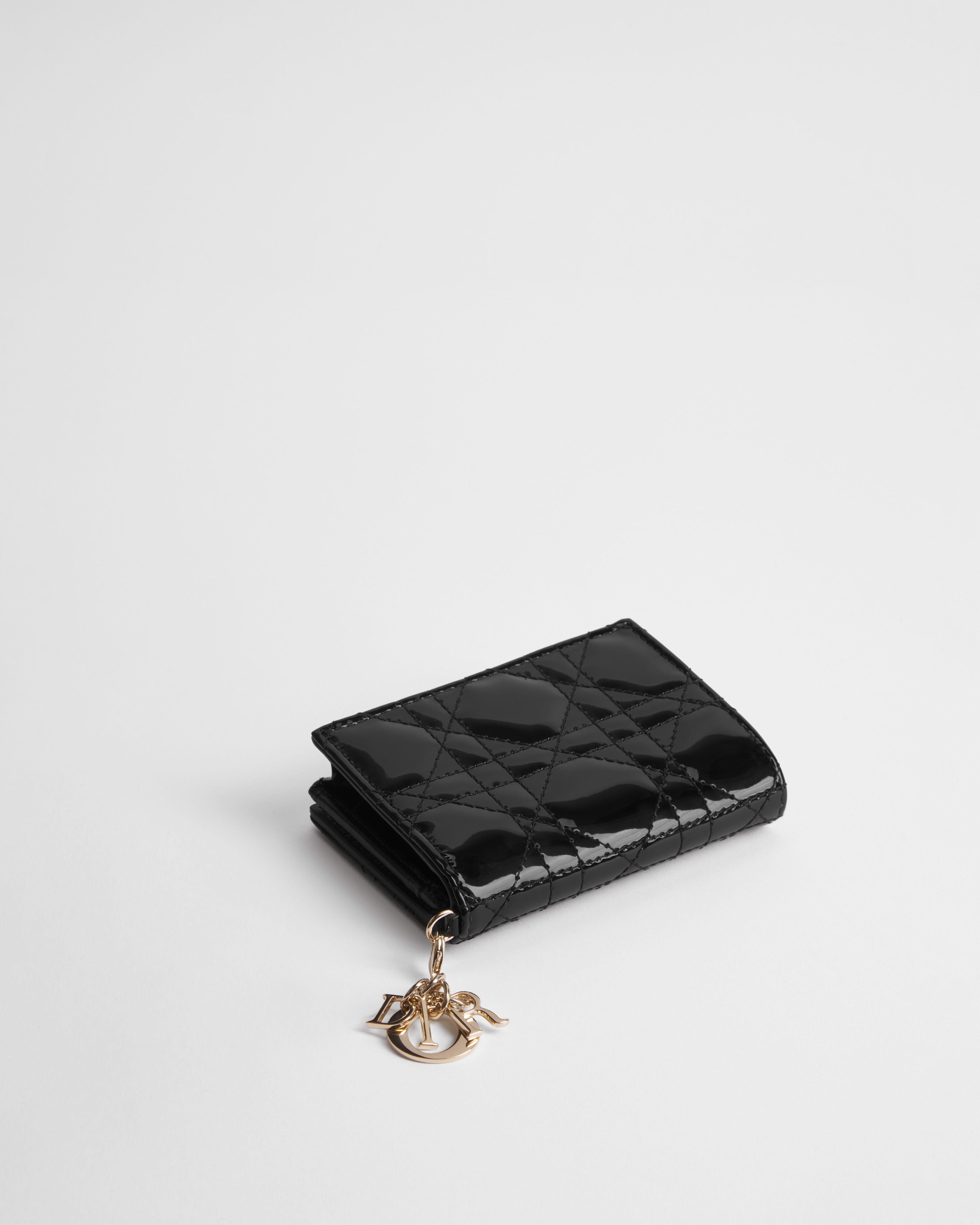 Lady Dior Bloom 卡夹 黑色漆皮牛皮革藤格纹 E07