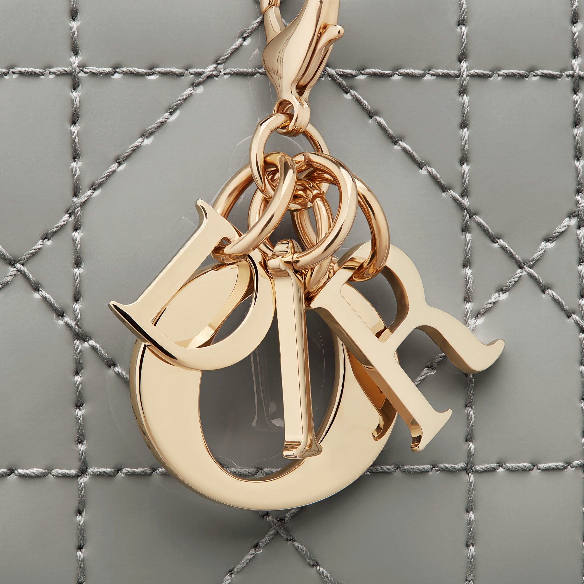 Lady Dior Jasmine 卡夹 岩石灰色漆皮牛皮革藤格纹 E09