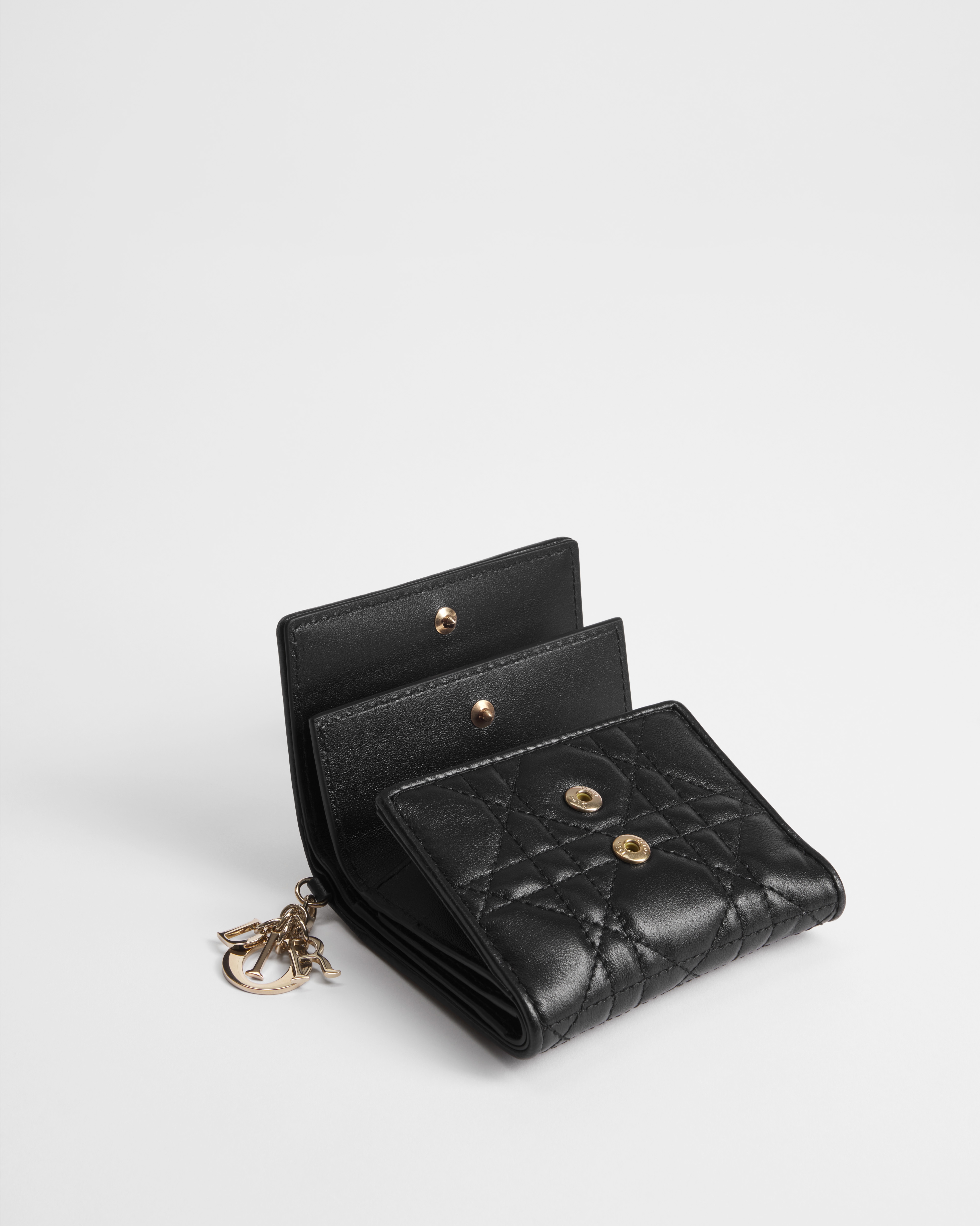 Lady Dior Lotus 钱包 黑色羊皮革藤格纹 E06