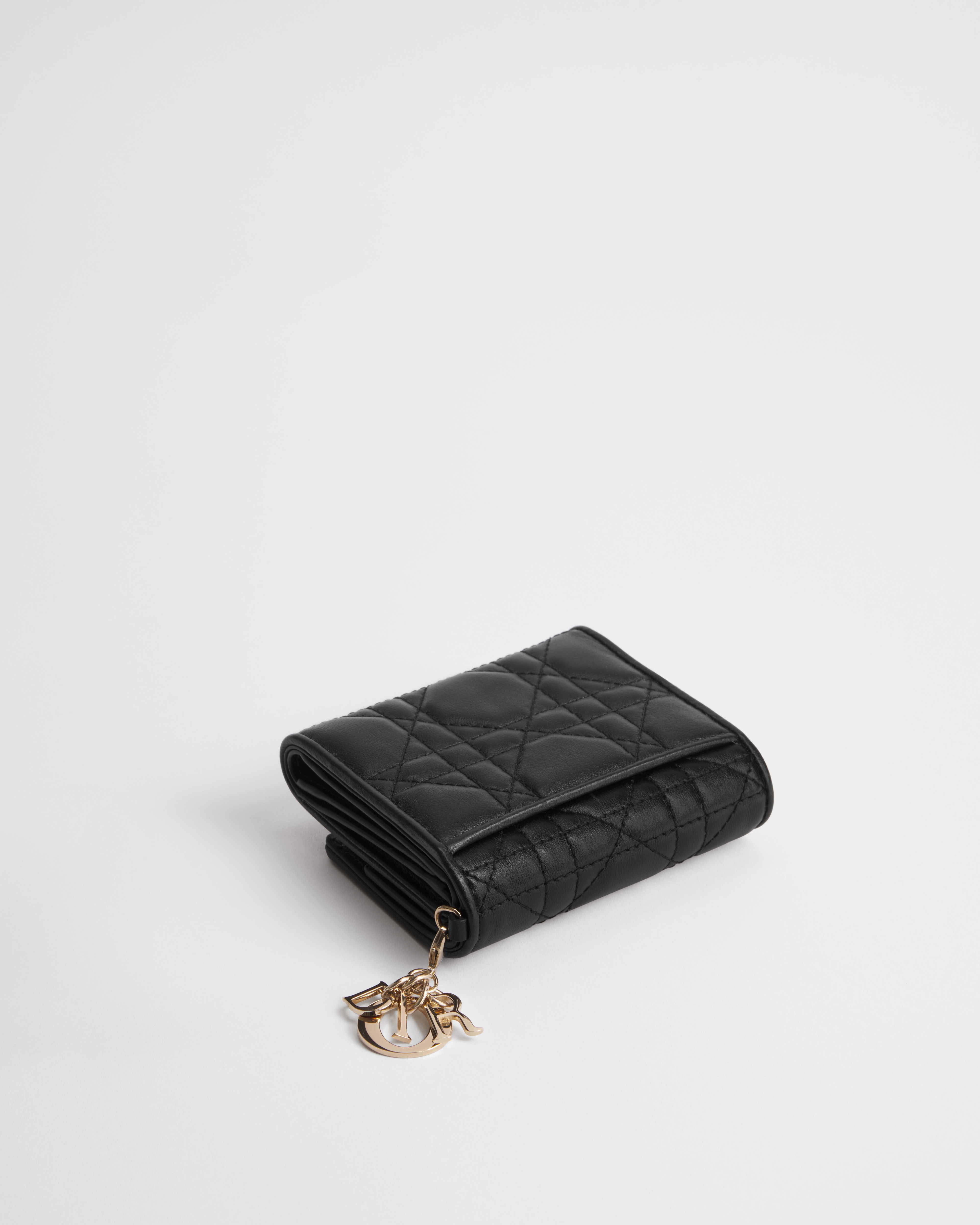 Lady Dior Lotus 钱包 黑色羊皮革藤格纹 E07