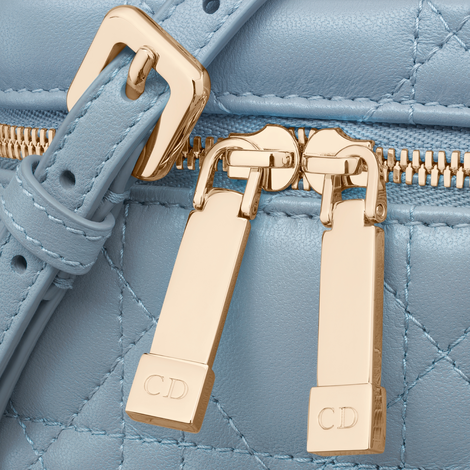 超迷你 Lady Dior Vanity 手袋 云雾蓝羊皮革藤格纹 E09