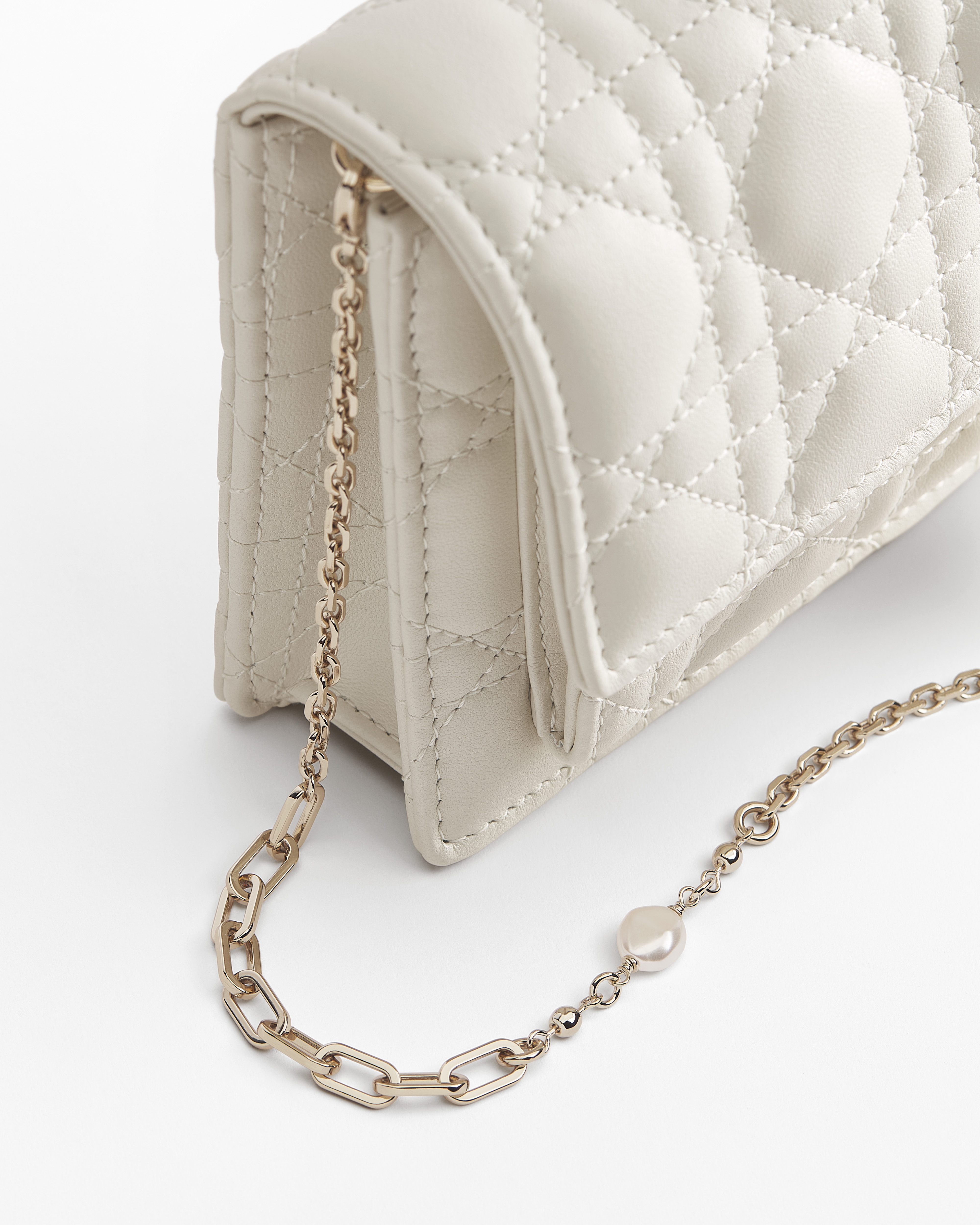 My Dior Daily 链条手袋 奶白色羊皮革藤格纹 E09