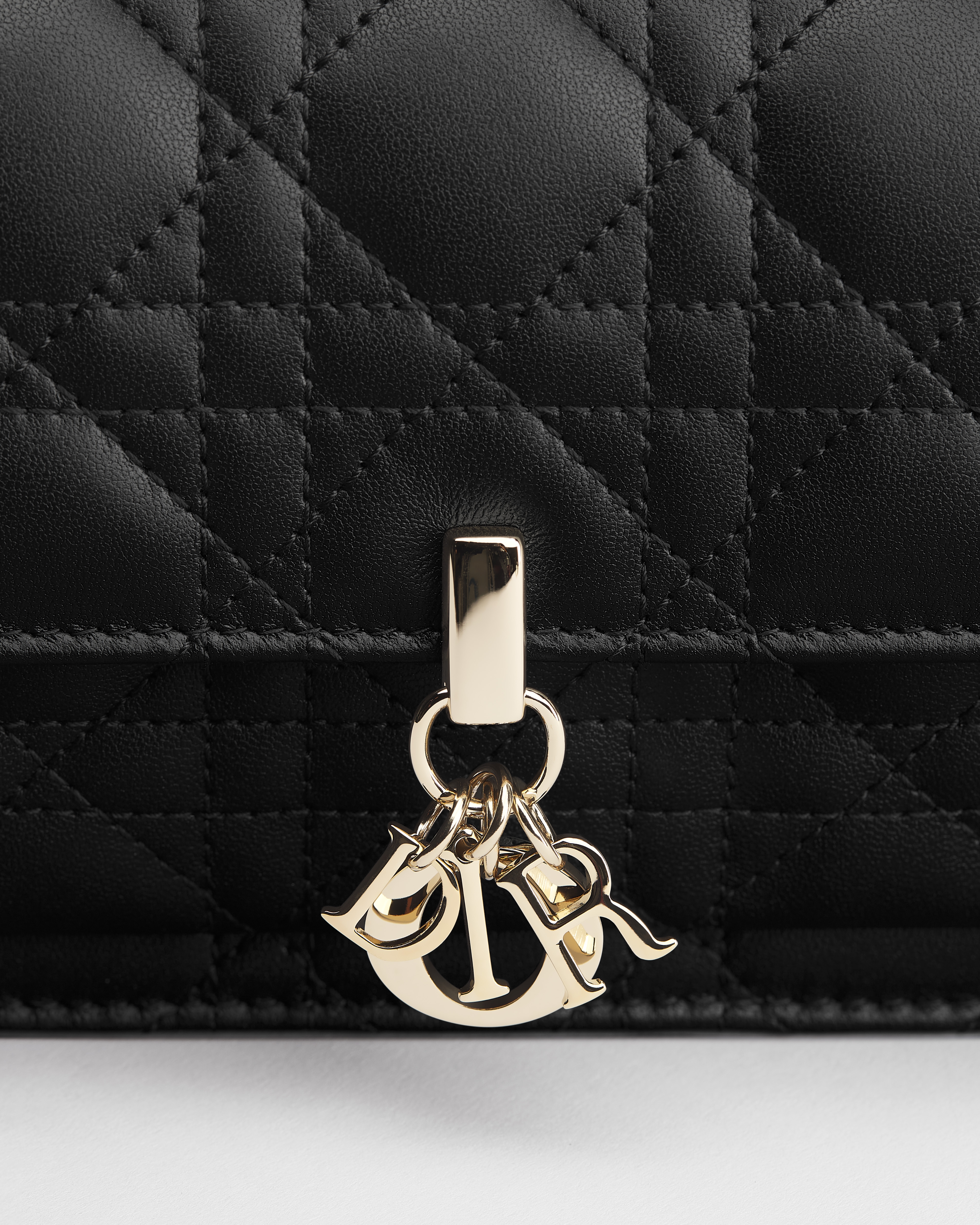 My Dior Daily 链条手袋 黑色羊皮革藤格纹 E10