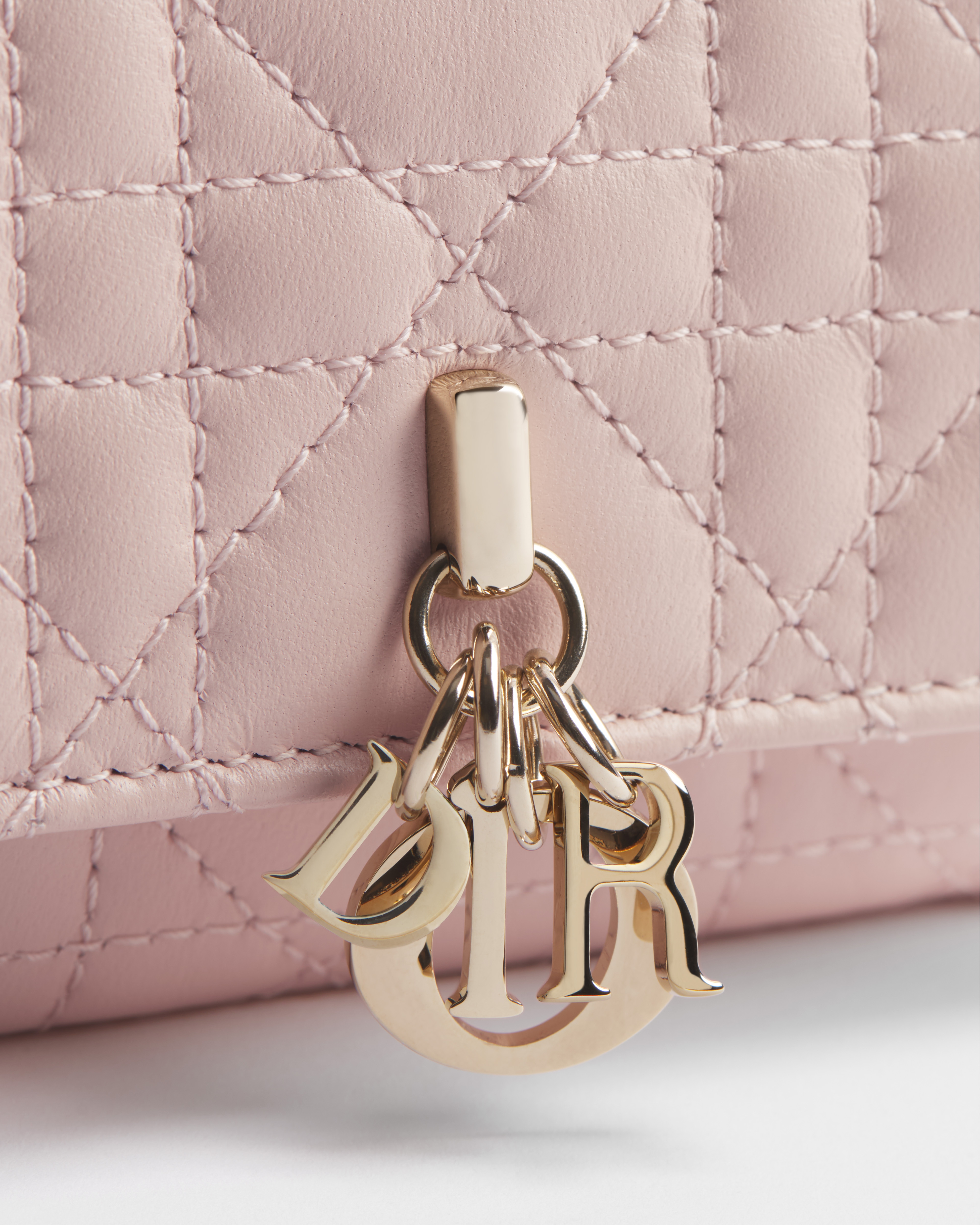 My Dior Glycine 钱包 胭脂粉色羊皮革藤格纹 E10