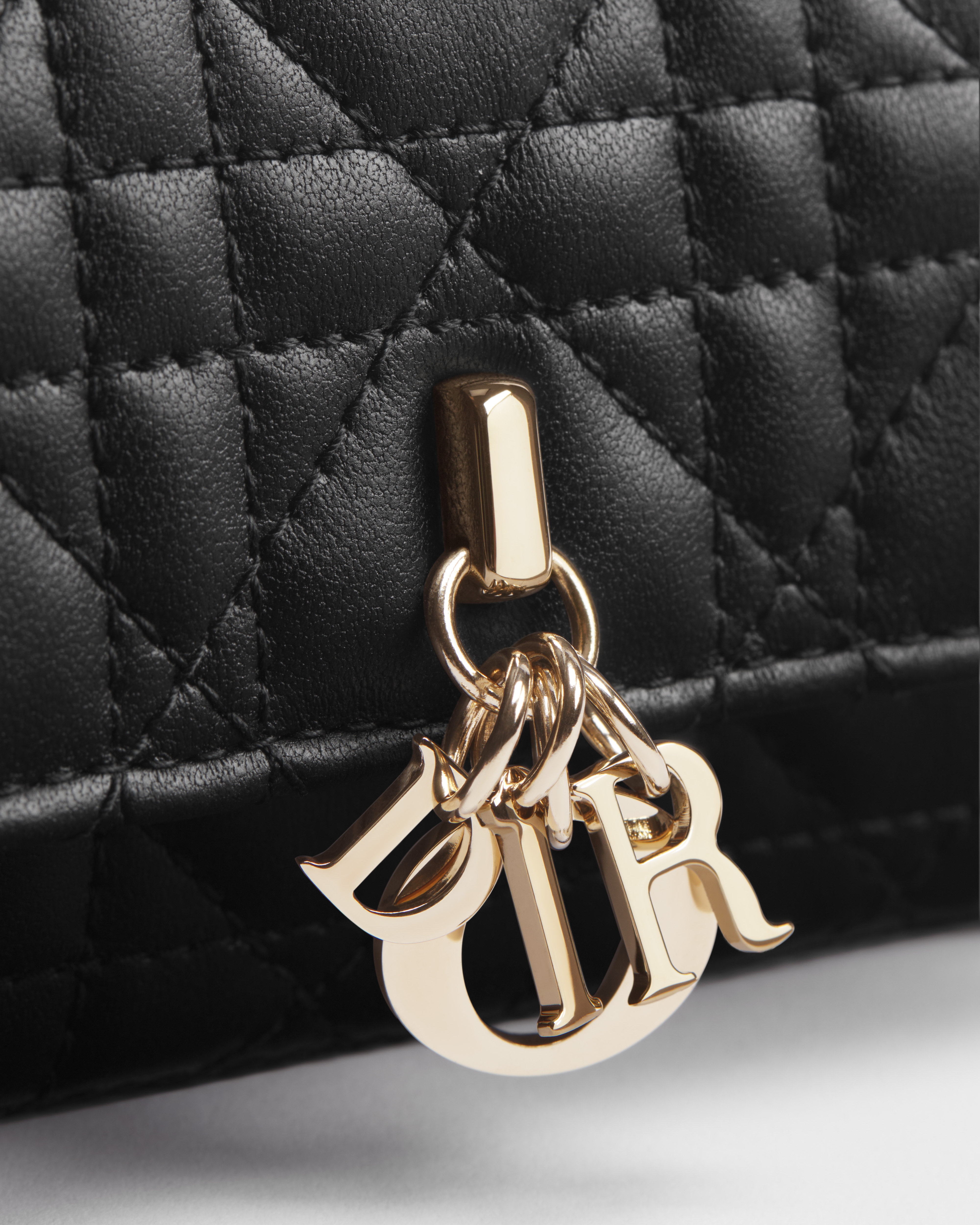 My Dior Glycine 钱包 黑色羊皮革藤格纹 E10