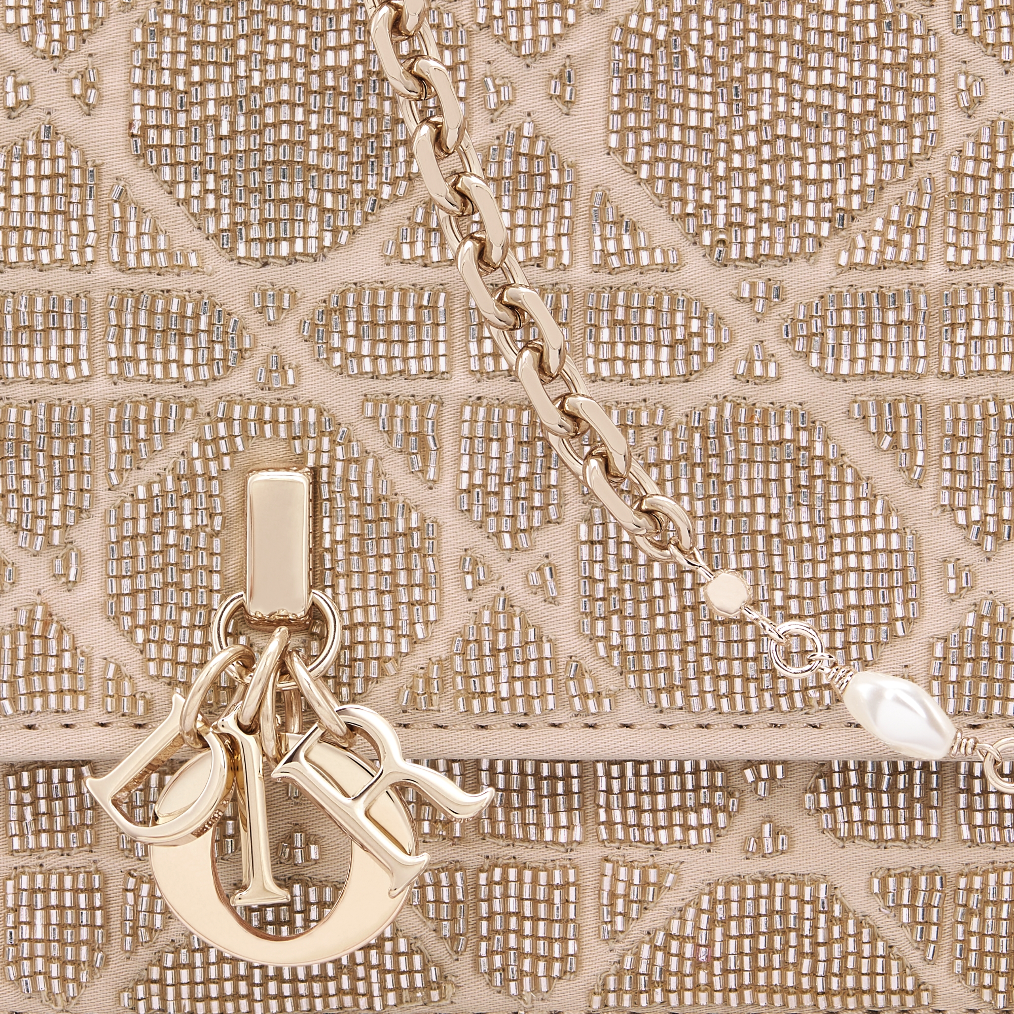 Dior Or My Dior 迷你链条手袋 焦糖米色棉质面料藤格纹迷你珠饰刺绣 E09