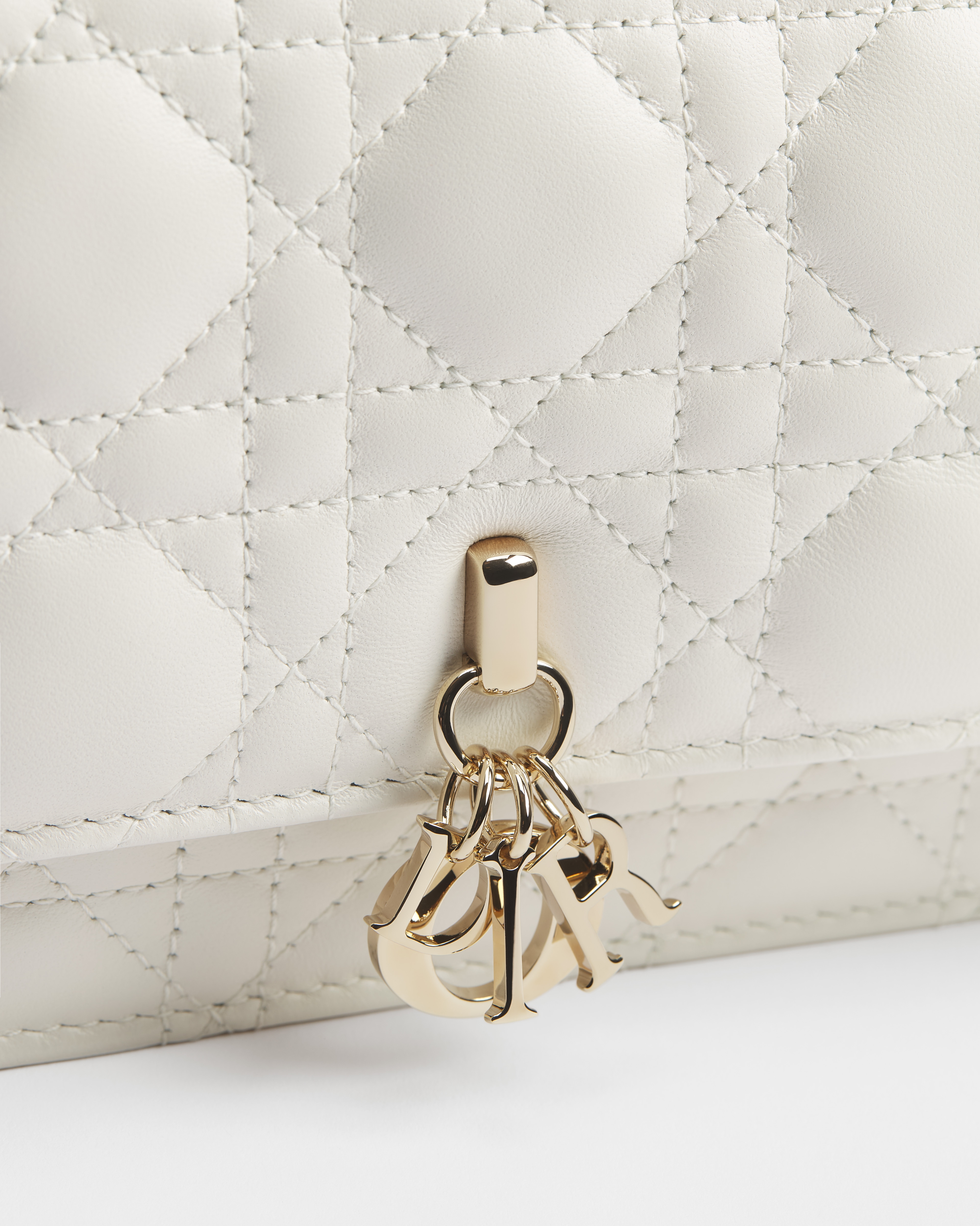 My Dior 迷你链条手袋 奶白色羊皮革藤格纹 E10