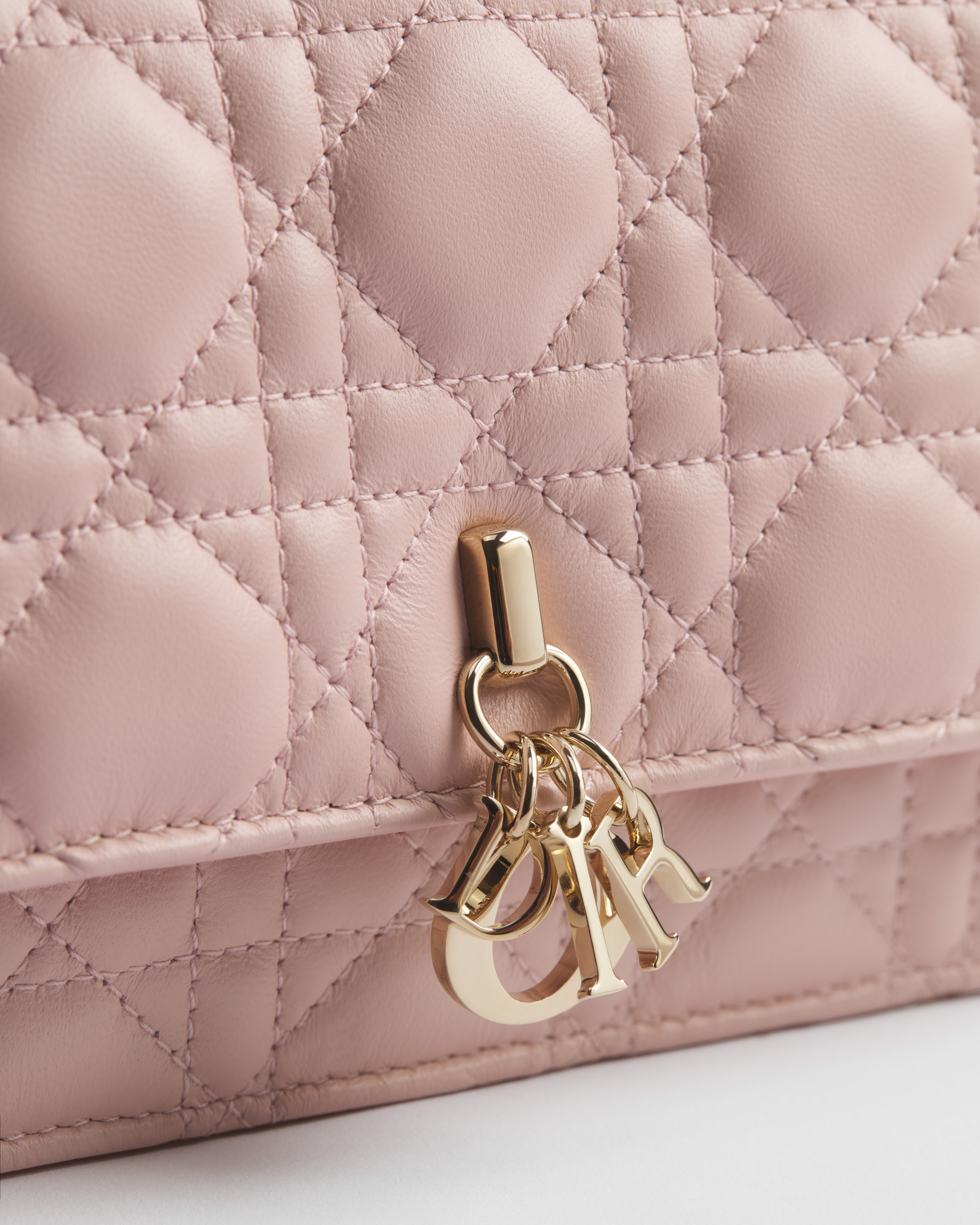 My Dior 迷你链条手袋 胭脂粉色羊皮革藤格纹 E10
