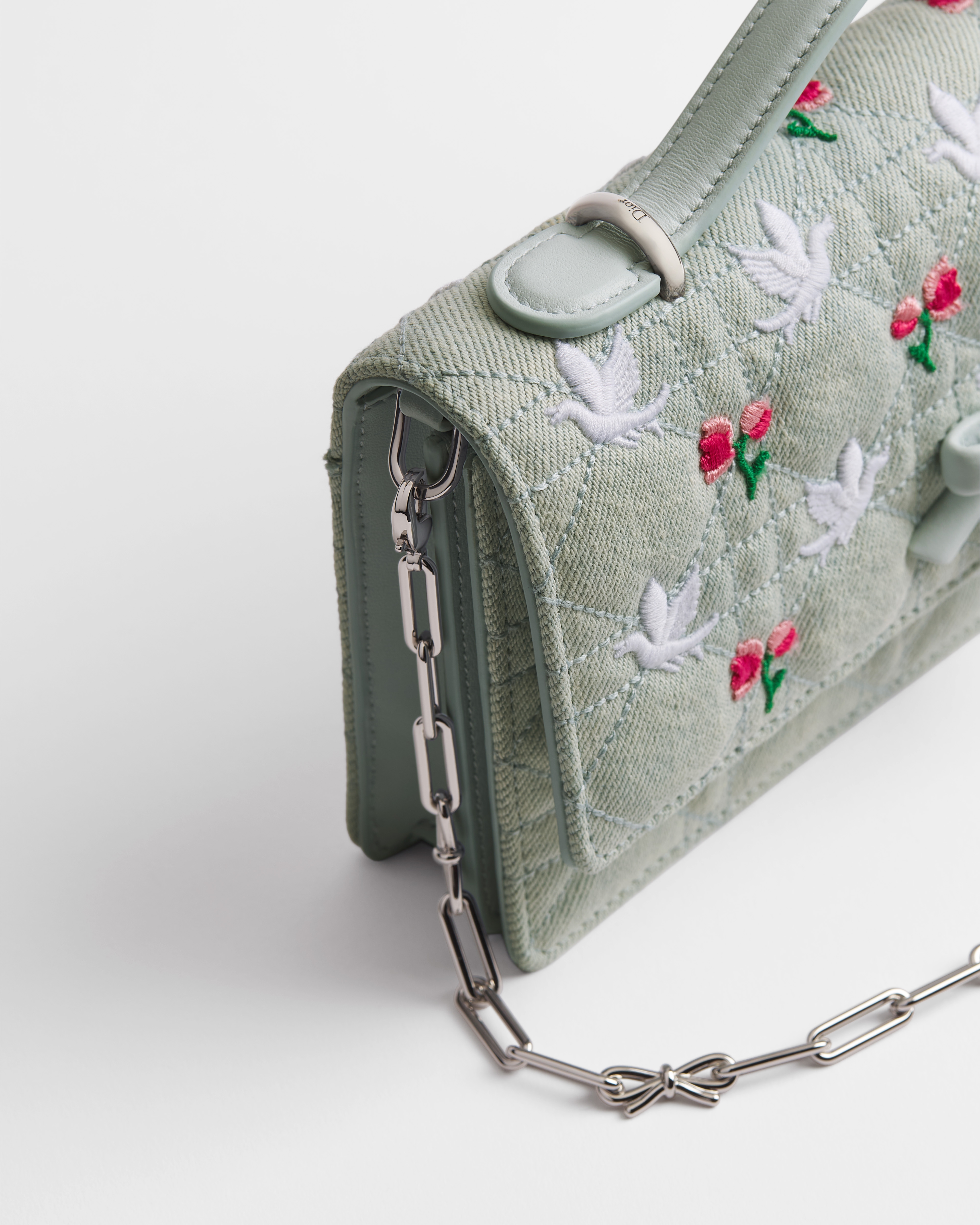 Dioramour My Dior 迷你链条手袋 蓝色牛仔面料藤格纹多色 Doves & Roses 图案刺绣 E09
