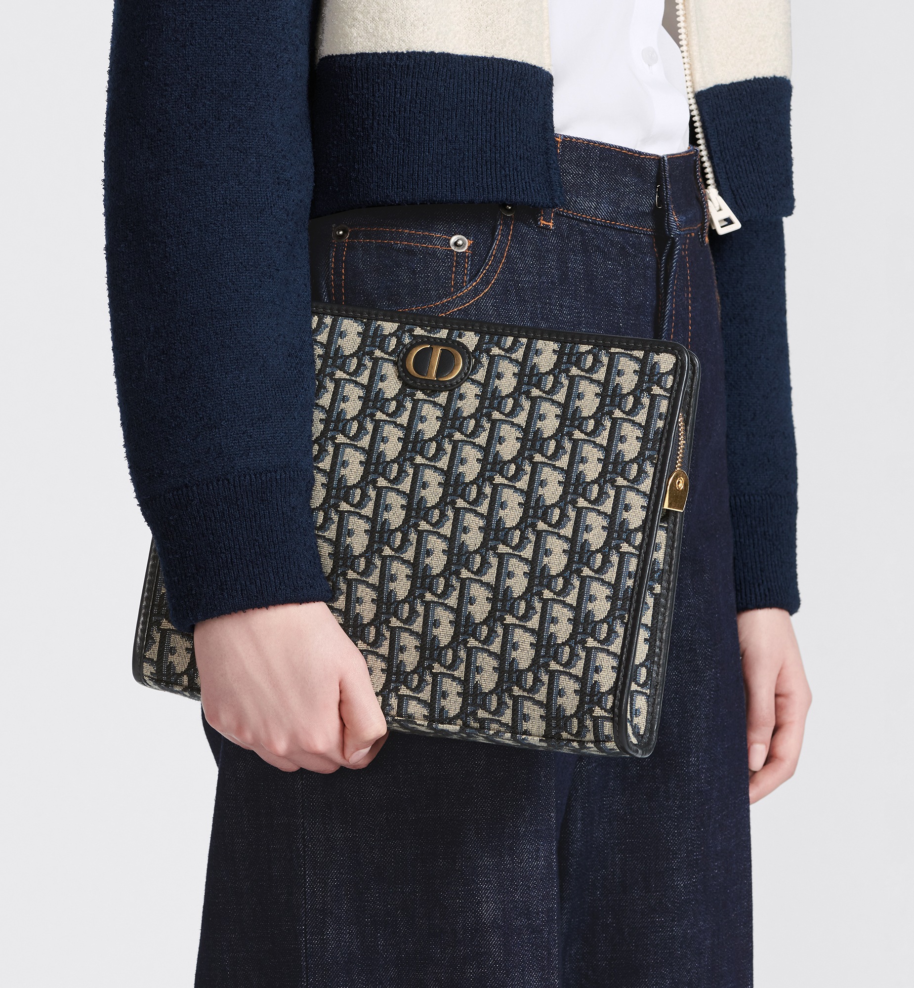 30 Montaigne Dea 手拿包 灰色 Oblique 印花面料 E12