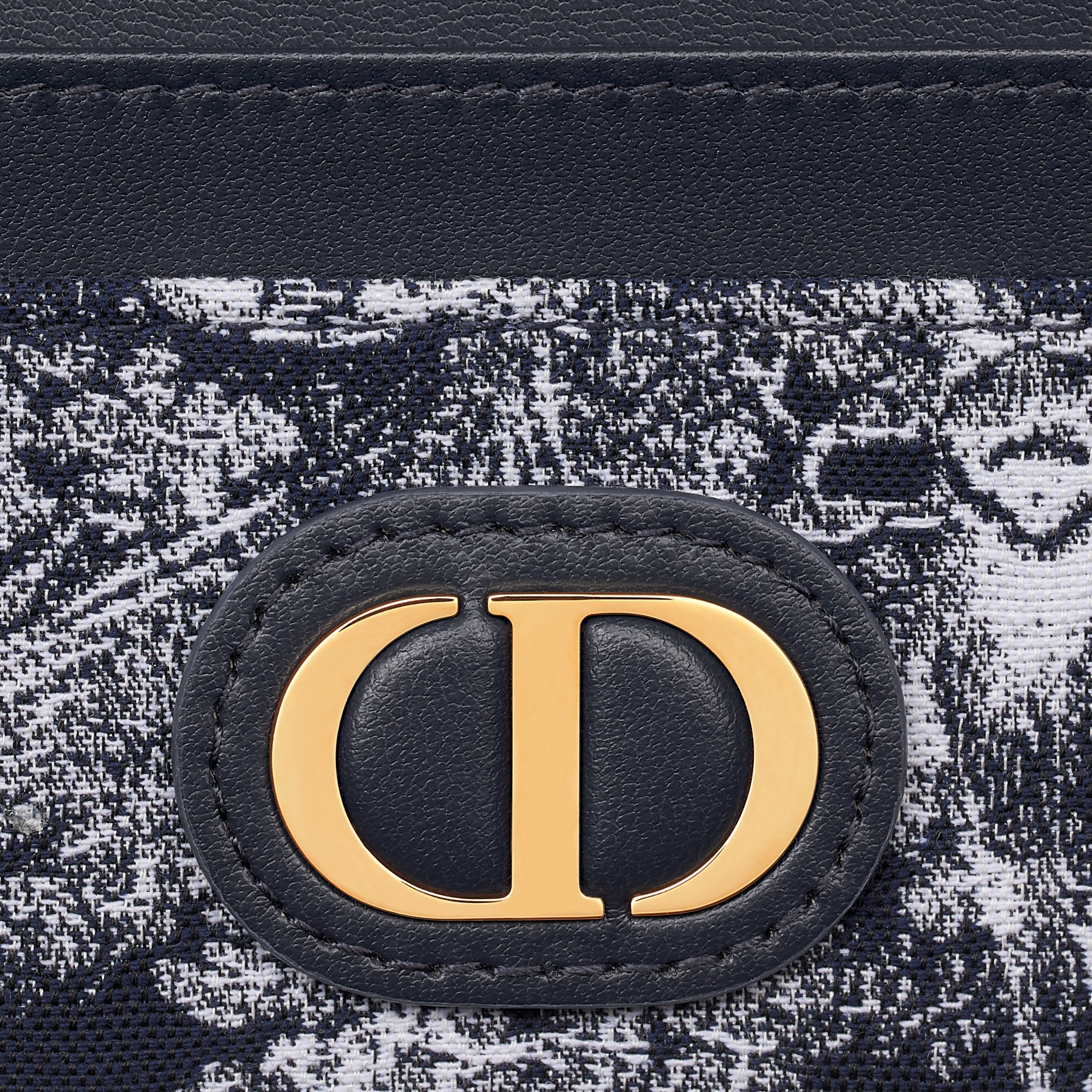 30 Montaigne Freesia 卡夹 蓝色提花面料 Reverse 茹伊印花 E09