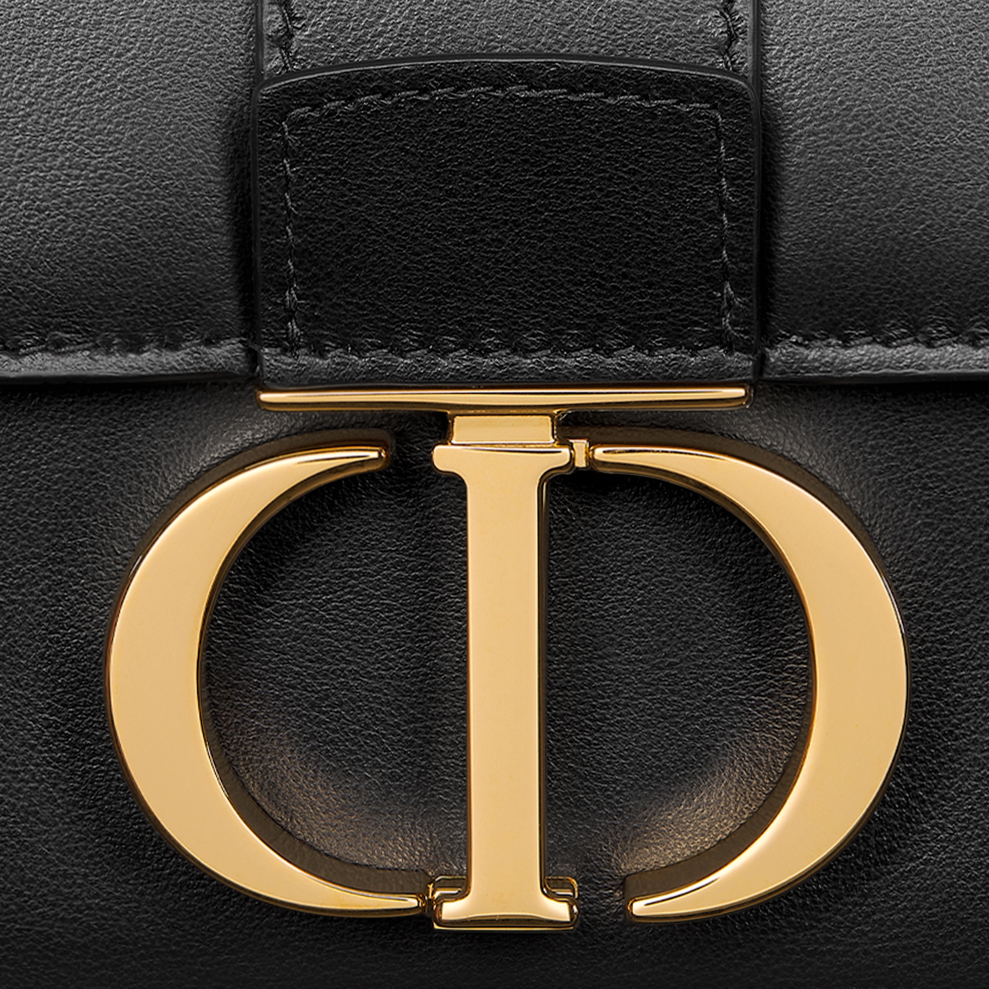 Miss Montaigne 迷你链条手袋 黑色光滑牛皮革 E09