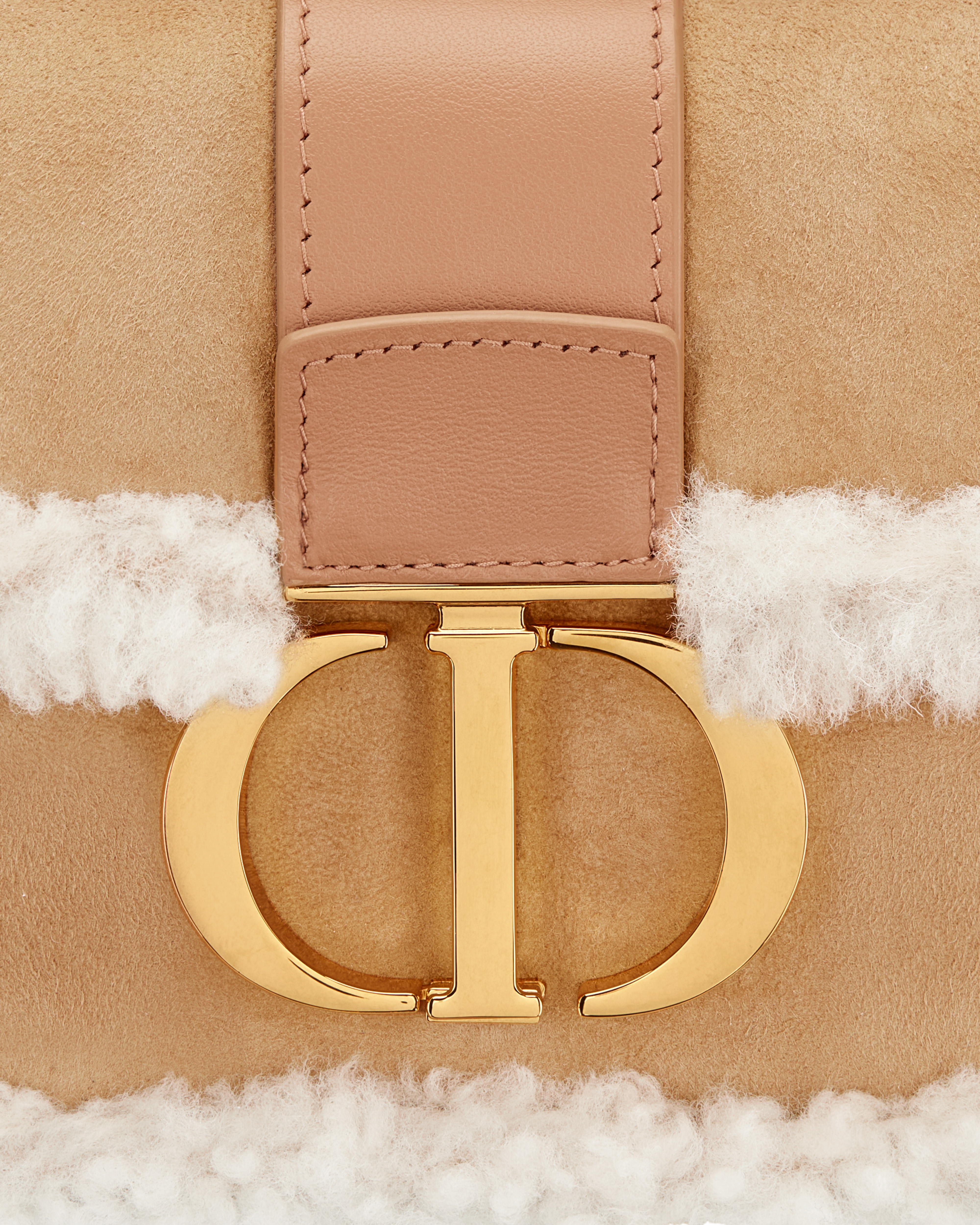 DiorAlps Miss Montaigne 迷你链条手袋 米色绒面牛皮革和米白色绵羊毛 E09