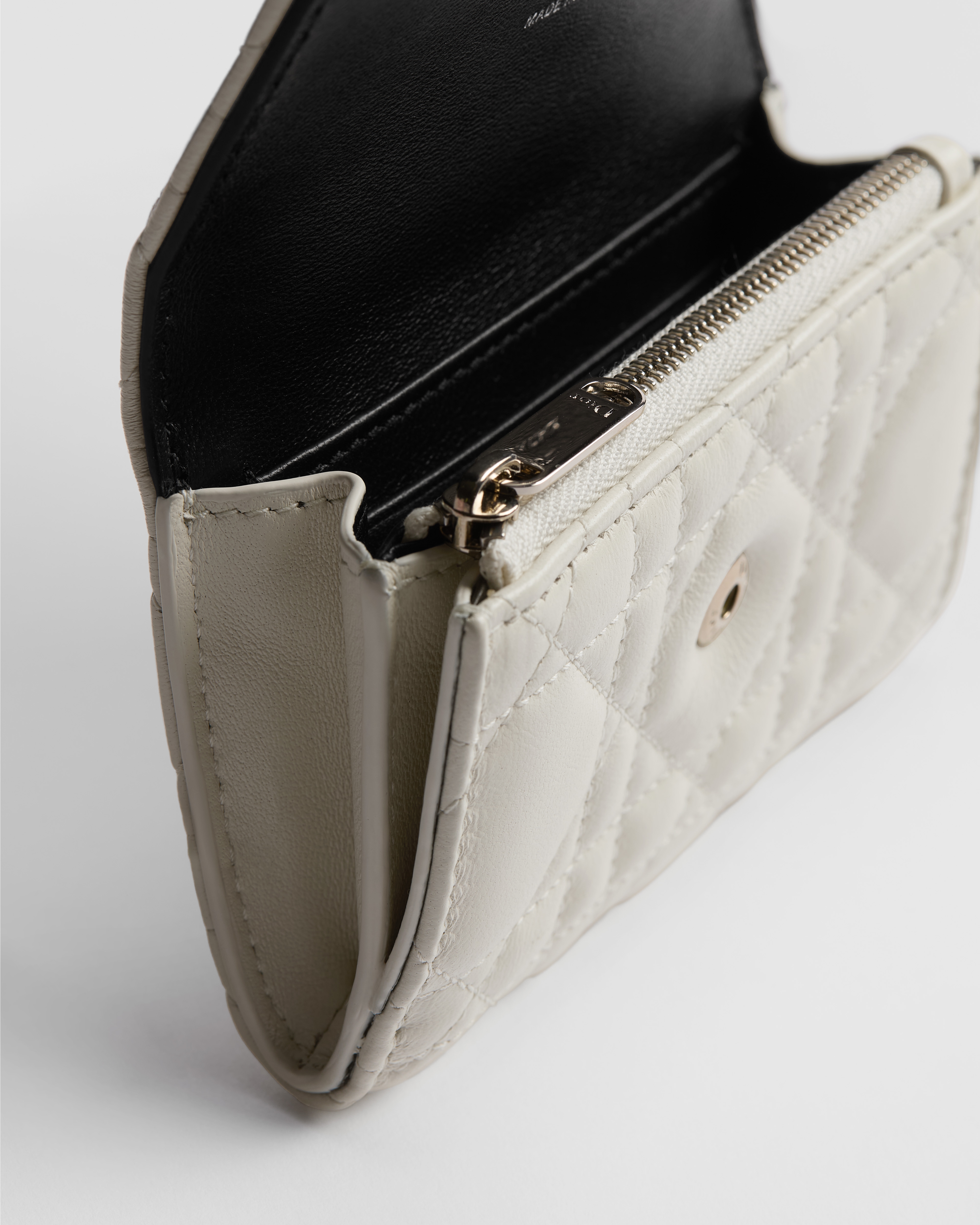 My Dior Glycine 钱包 奶白色和黑色双色羊皮革藤格纹 E10