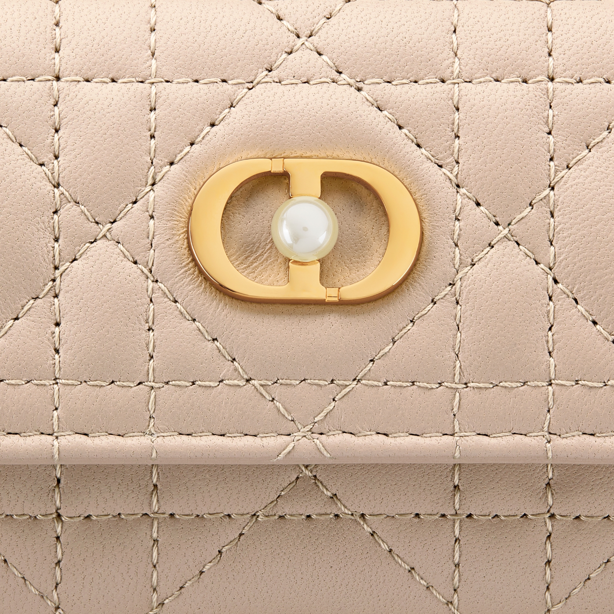 Dior Jolie Glycine 钱包 胭脂米色羊皮革藤格纹 E09