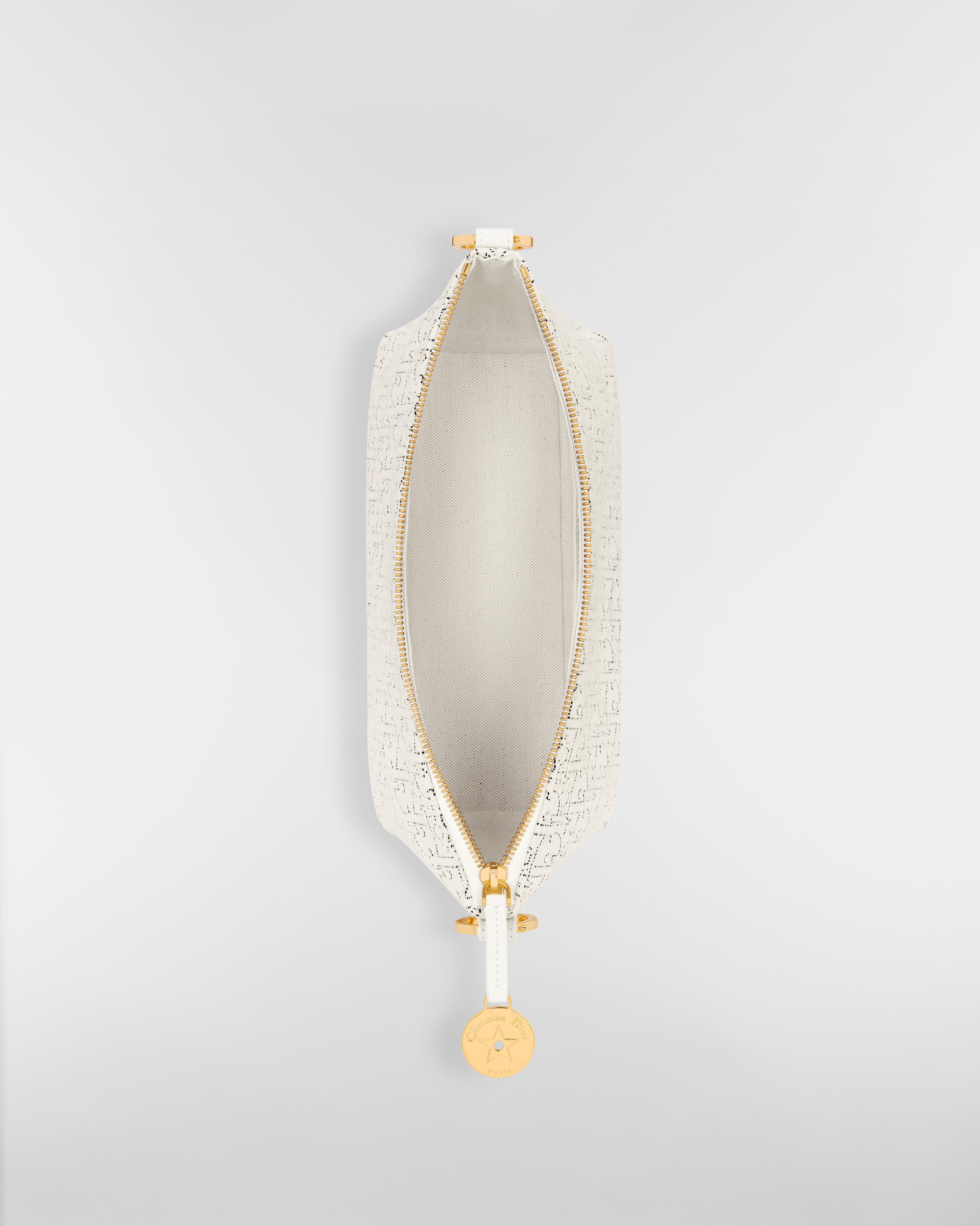 Diorstar 链条水饺包 白色 Oblique 印花面料搭配对比鲜明的黑色缉面线 E06