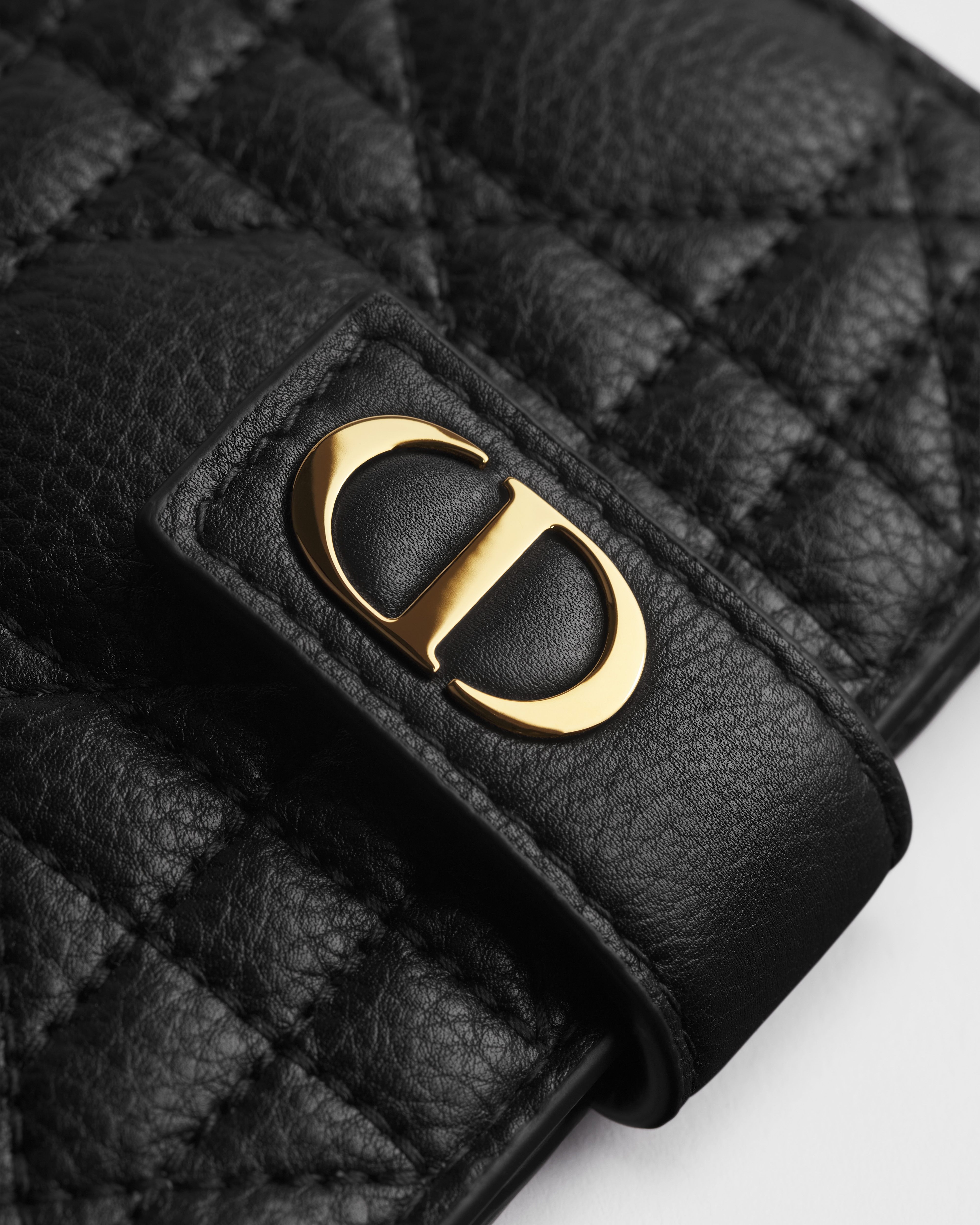 Dior Caro Dandelion 卡夹 黑色柔软牛皮革藤格纹 E09