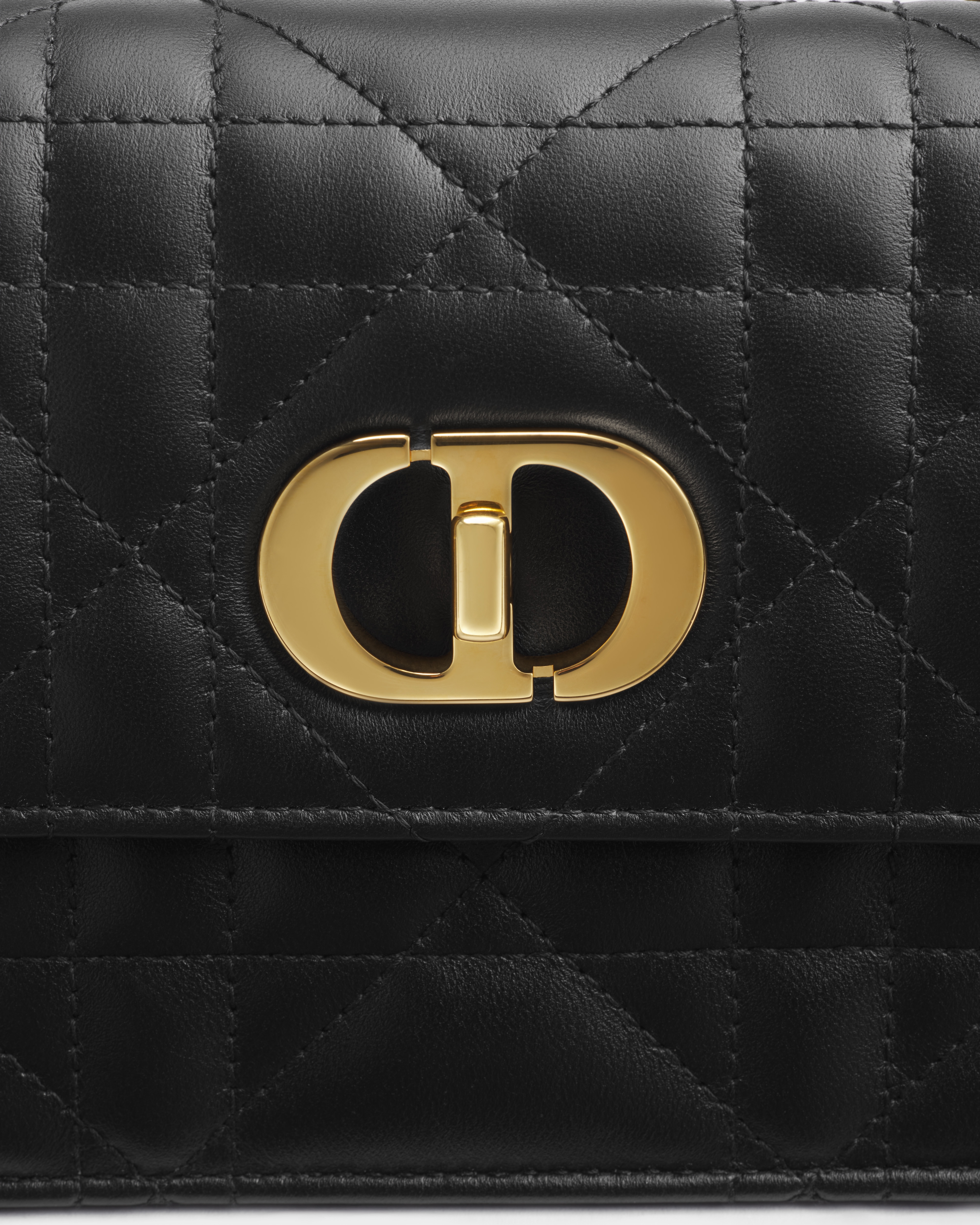 Miss Caro 迷你链条手袋 黑色羊皮革超大藤格纹 E09