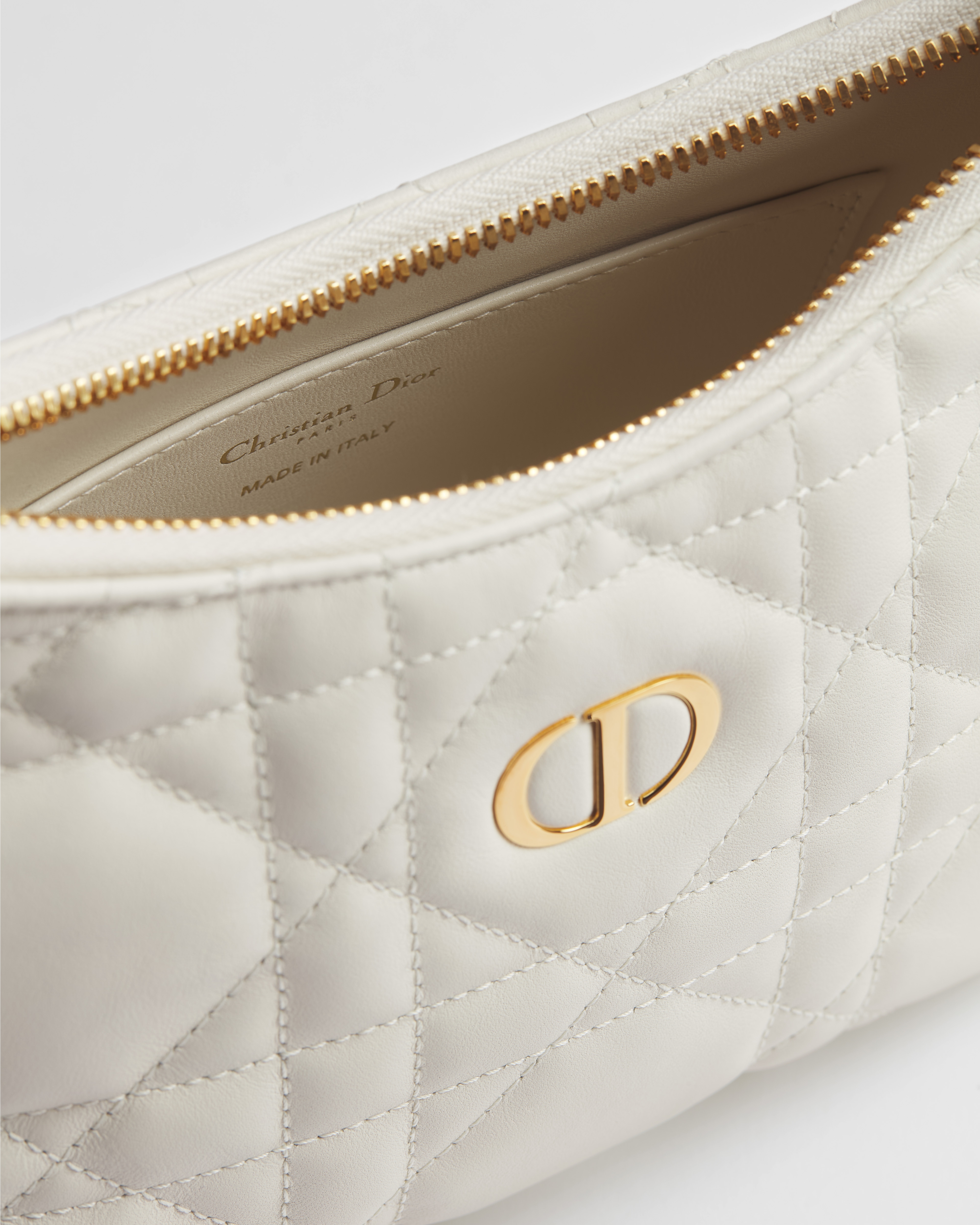 Miss Caro 迪奥之爱迷你链条手袋 奶白色羊皮革超大藤格纹 E10