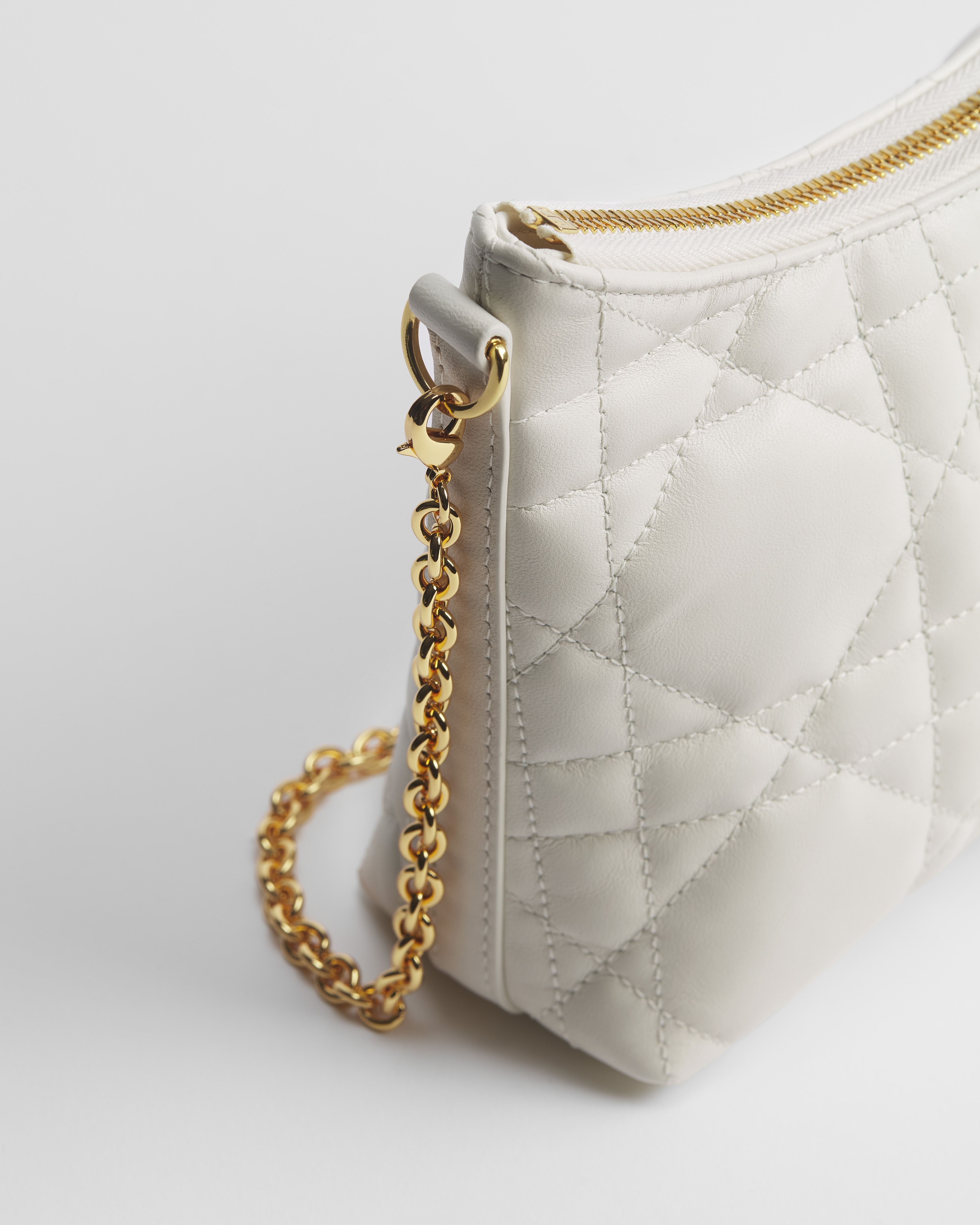 Miss Caro 迪奥之爱迷你链条手袋 奶白色羊皮革超大藤格纹 E11