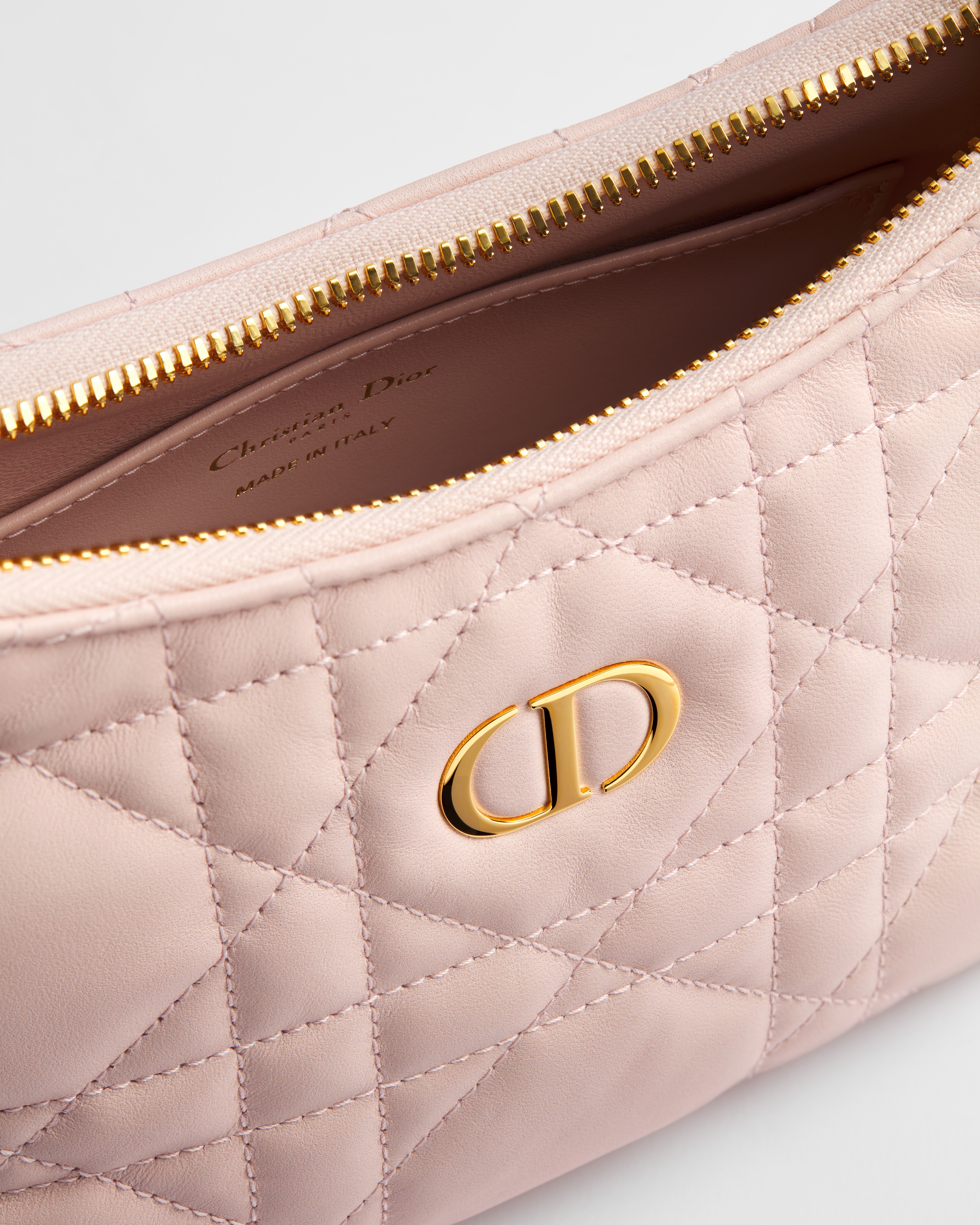 Miss Caro 迪奥之爱迷你链条手袋 胭脂粉色羊皮革超大藤格纹 E10