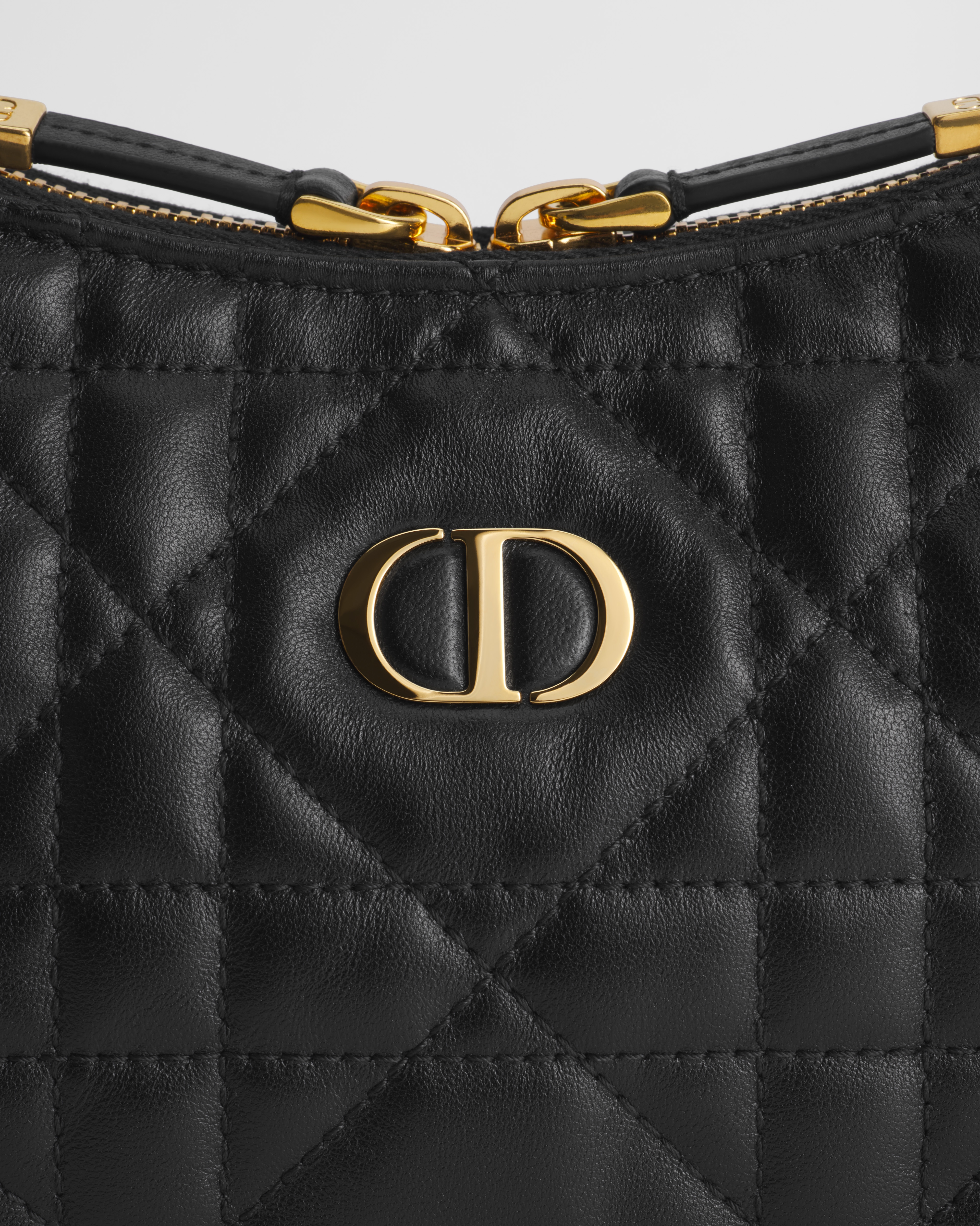 Miss Caro 迪奥之爱迷你链条手袋 黑色羊皮革超大藤格纹 E10