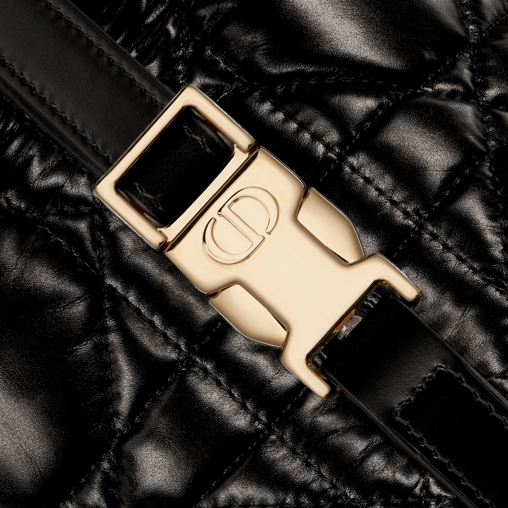 中号 DiorTravel Nomad 手拿包 黑色牛皮革超大藤格纹 E09